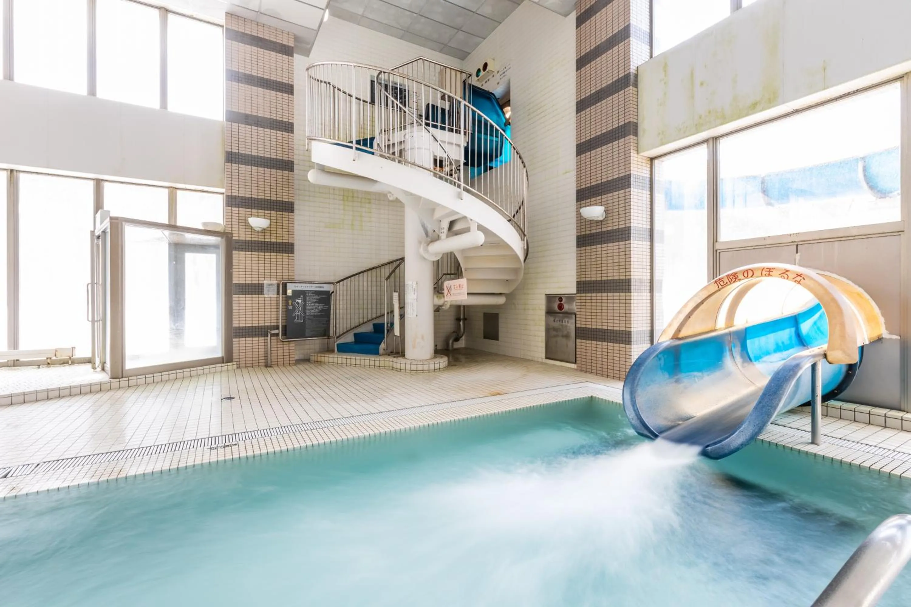 Swimming pool in LiVEMAX RESORT Hakodate Greenpia Onuma