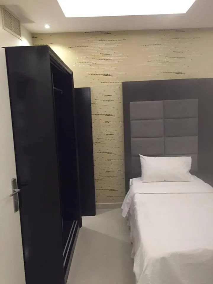 Photo of the whole room, Bed in Rukon Buotat 15