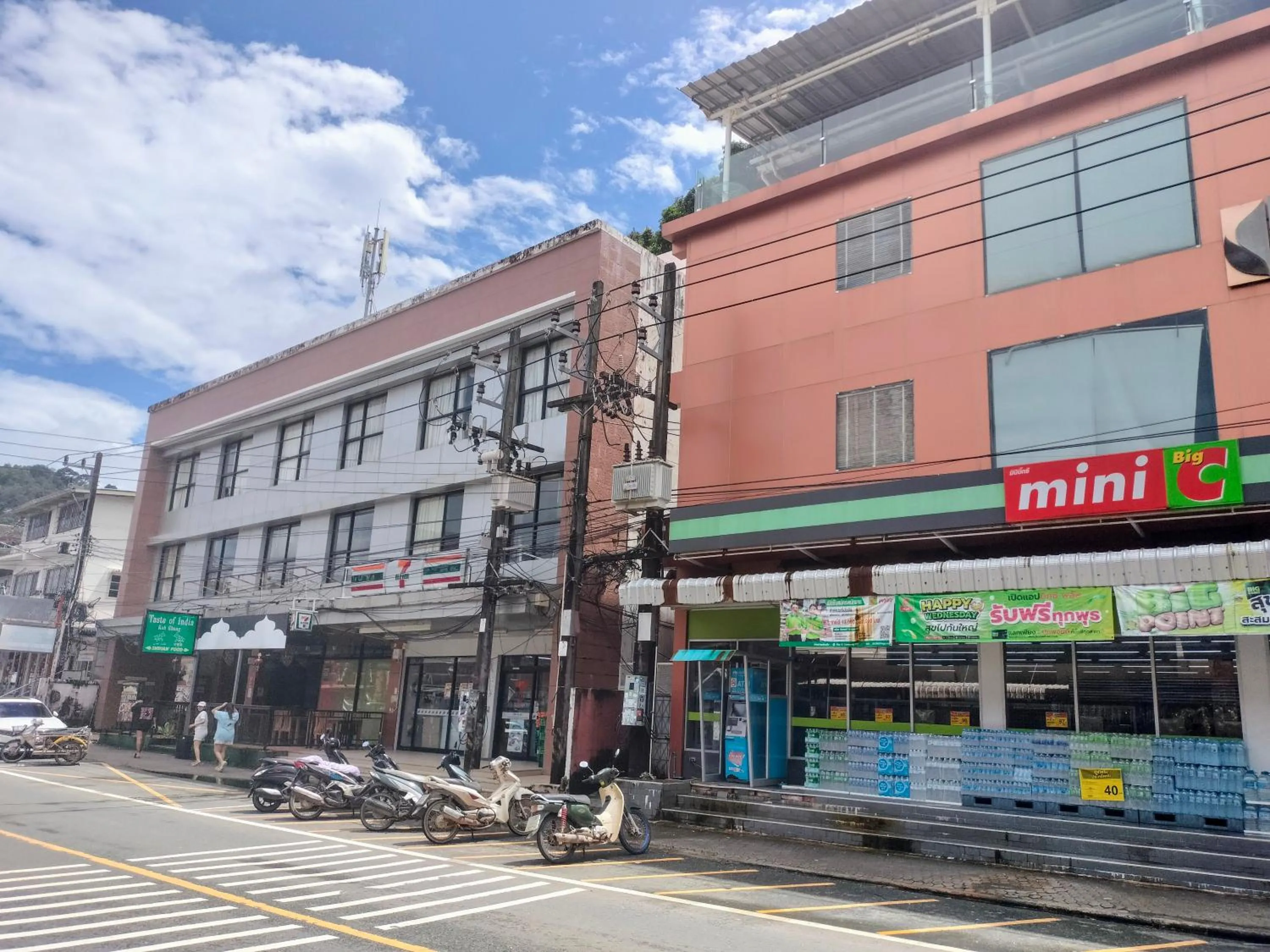 Supermarket/grocery shop in Baan Saikao Plaza Hotel & Service Apartment