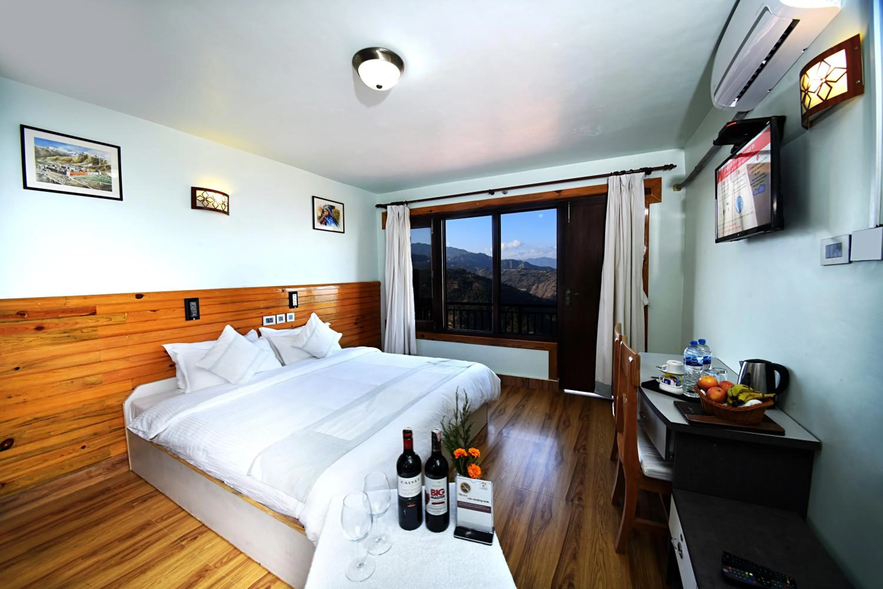 Mountain view in The Lapsi Tree