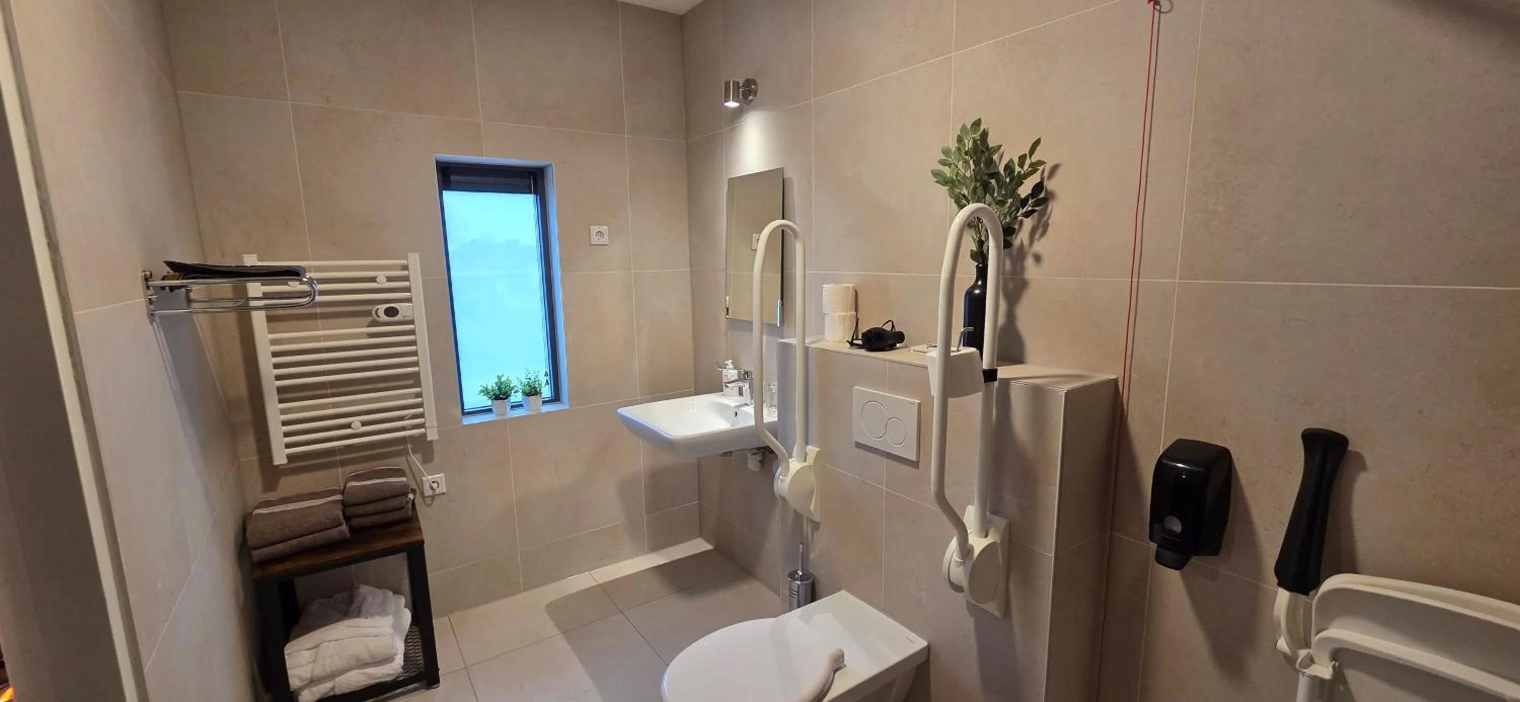 Toilet in Hotel Restaurant 't Trefpunt