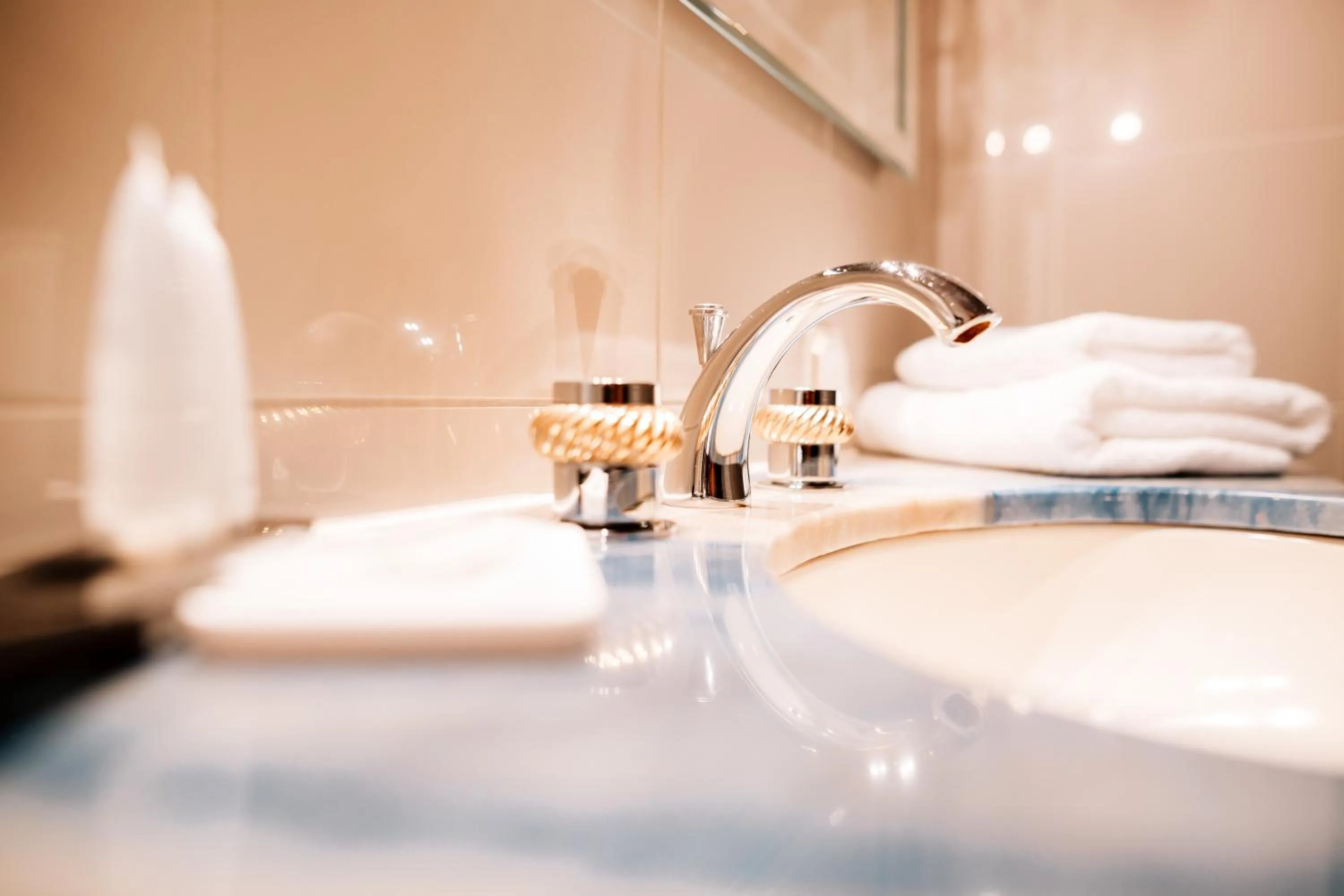 Bathroom in Meissmers Hotel