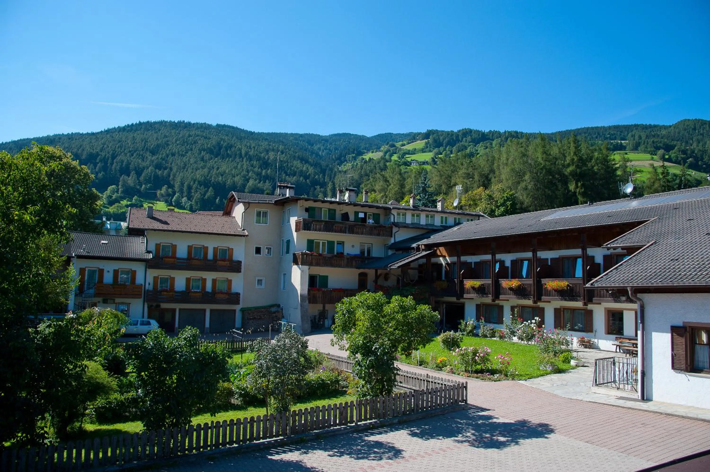 Property building in Residence die Färbe