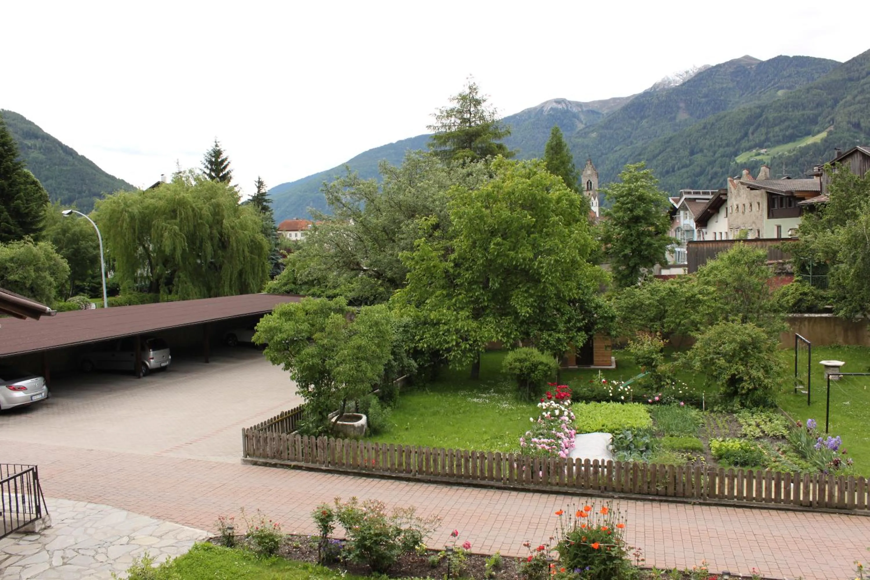 Inner courtyard view in Residence die Färbe