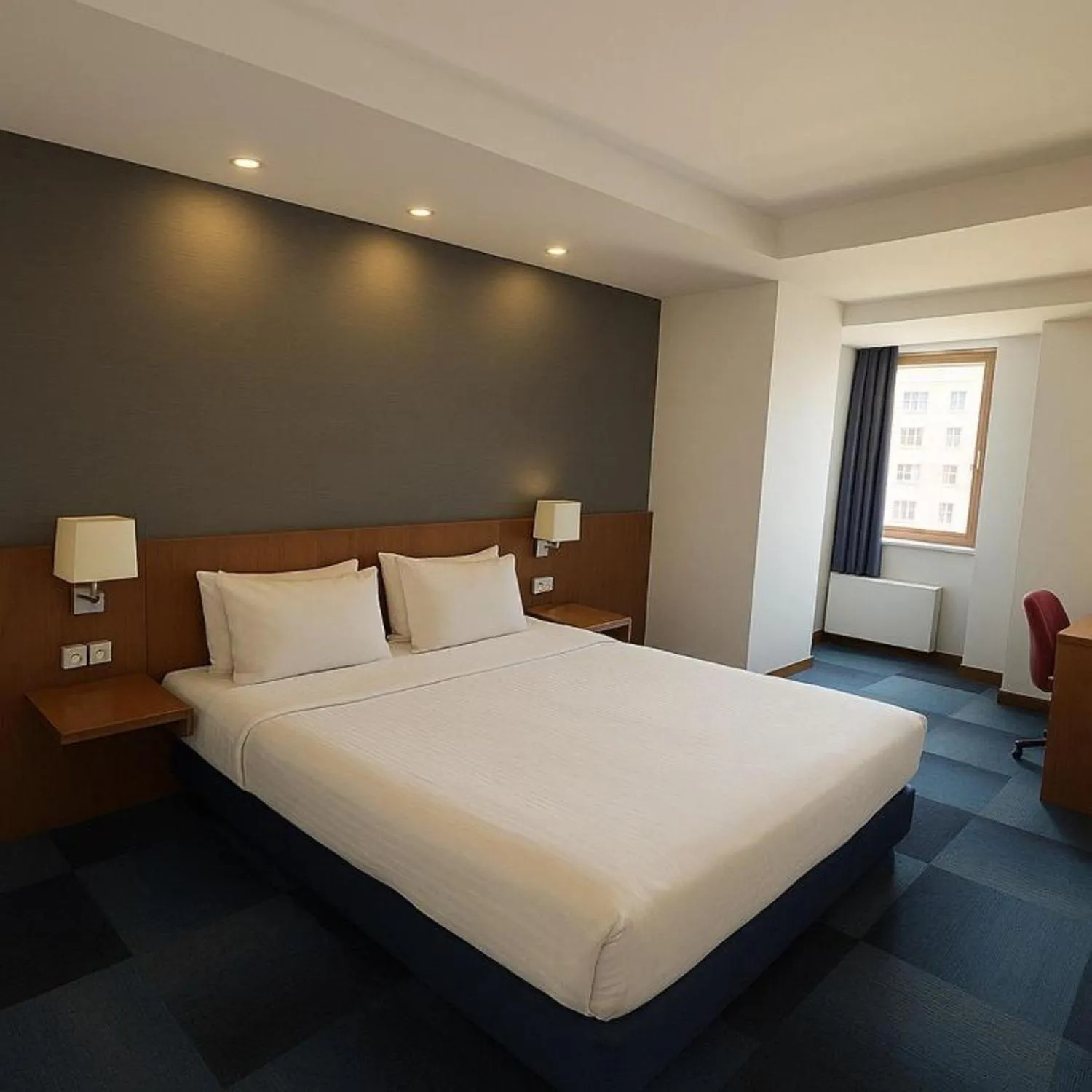 Bed in Taxim Express Bosphorus Hotel