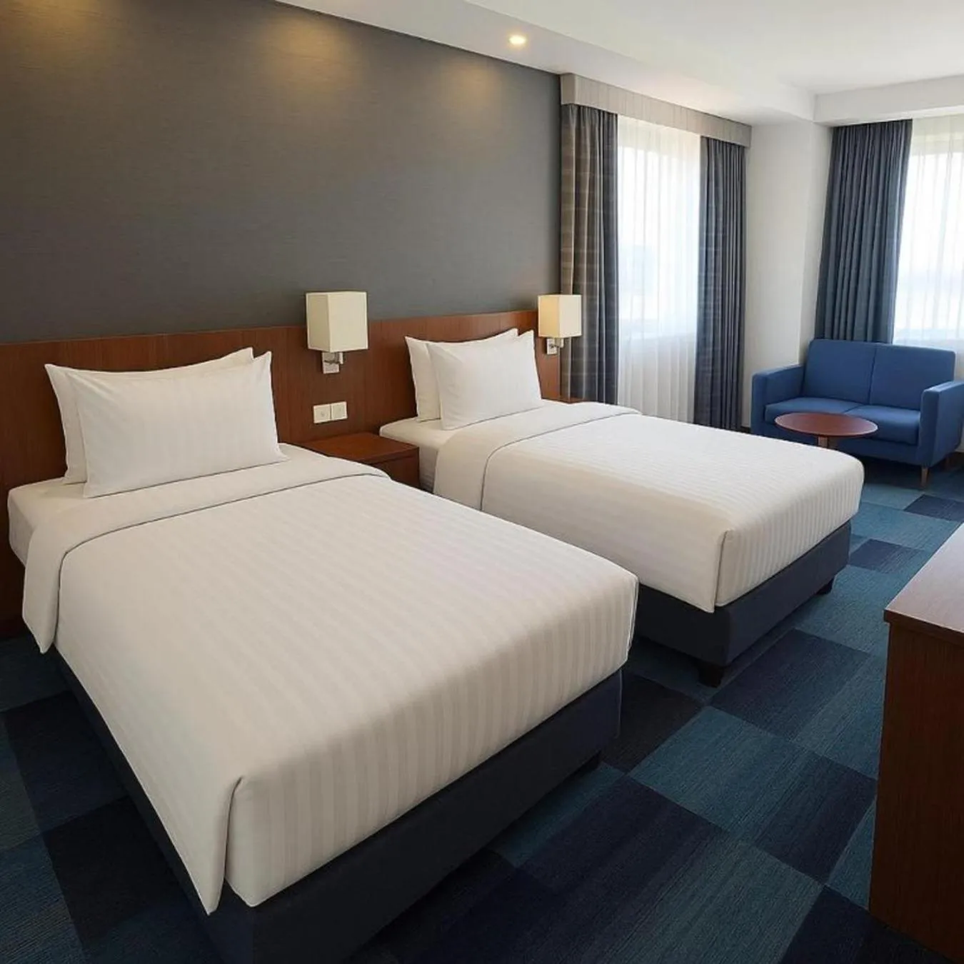 Photo of the whole room, Bed in Taxim Express Bosphorus Hotel