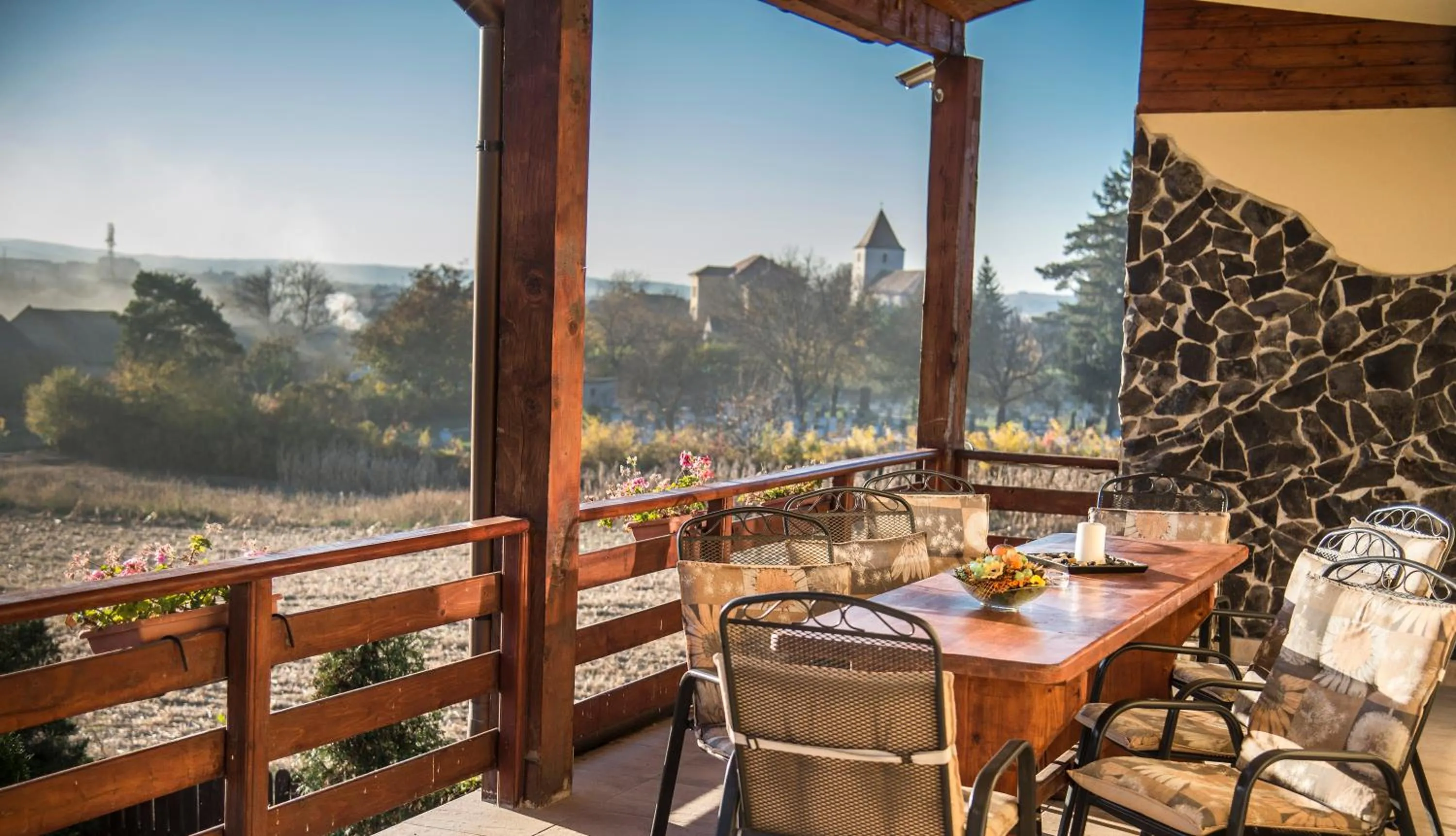 Patio in Pensiunea Carmen - Bikers Friendly Nest