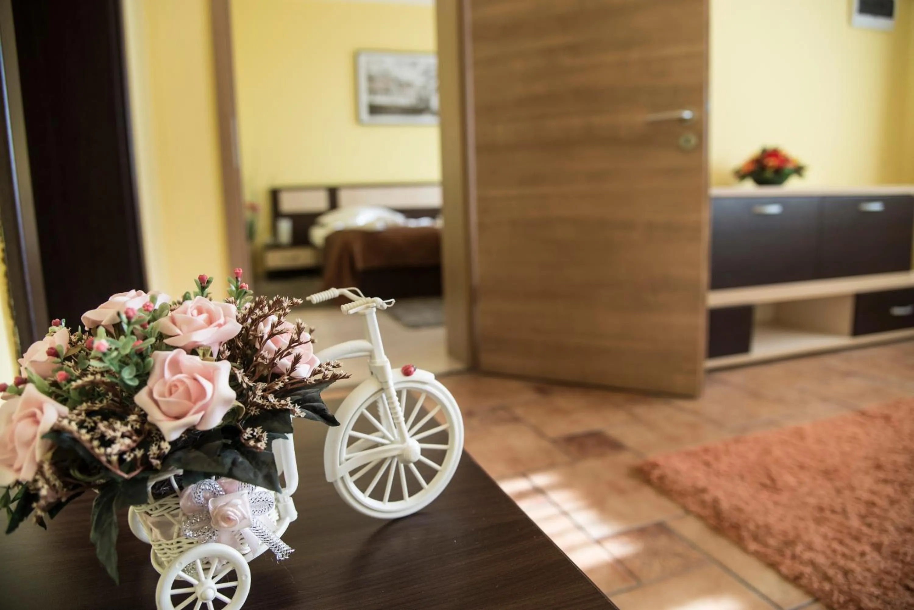 Living room, Bed in Pensiunea Carmen - Bikers Friendly Nest