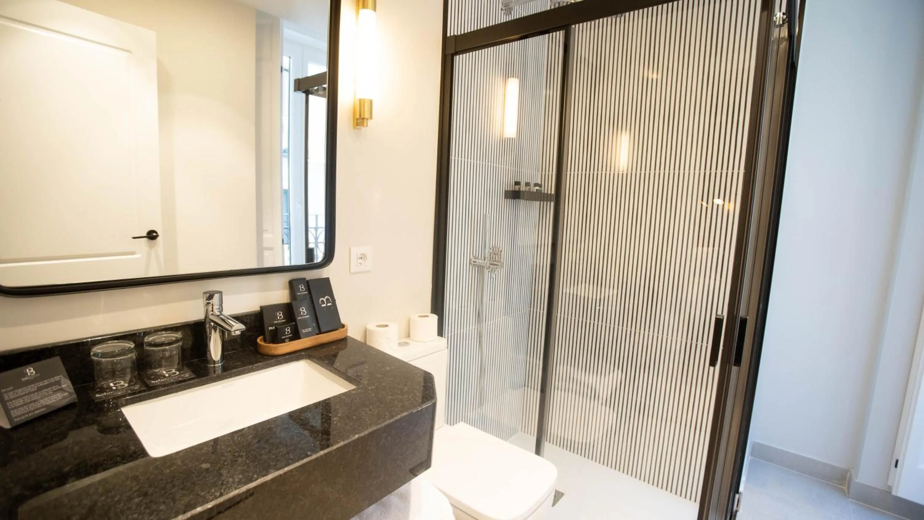 Bathroom in Soho Boutique Opera