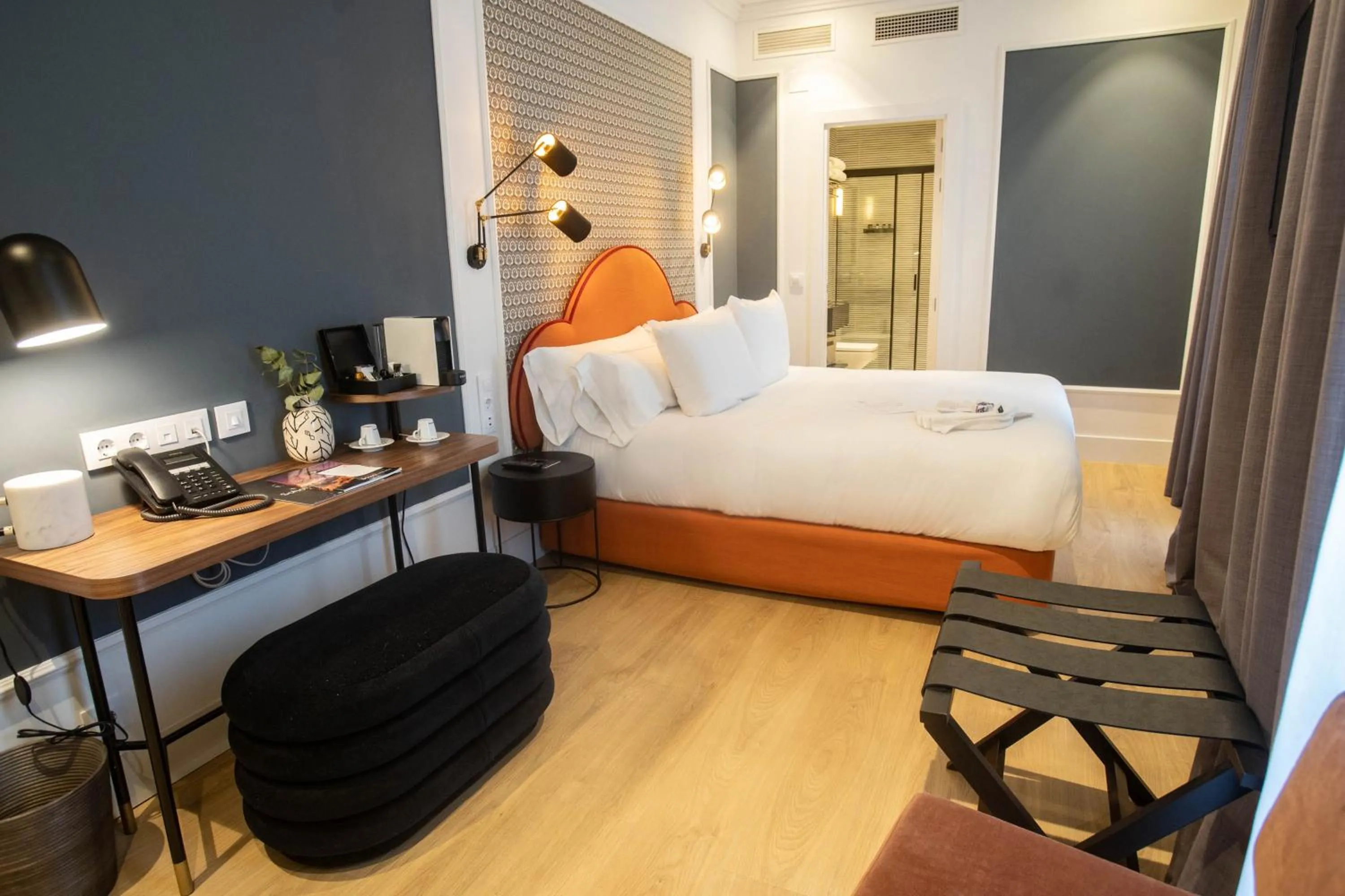 Bedroom, Bed in Soho Boutique Opera