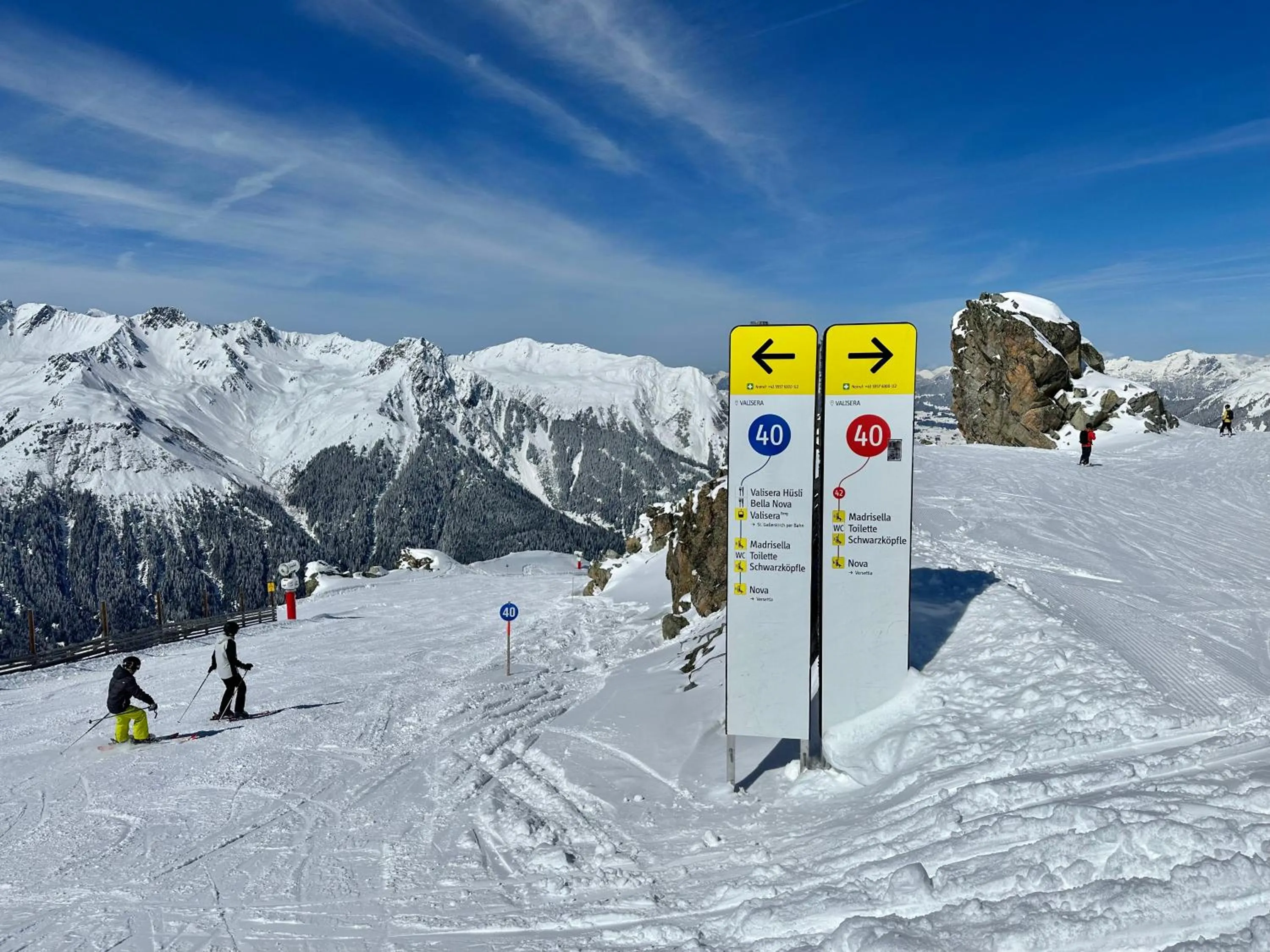 Skiing in Appart Laijola