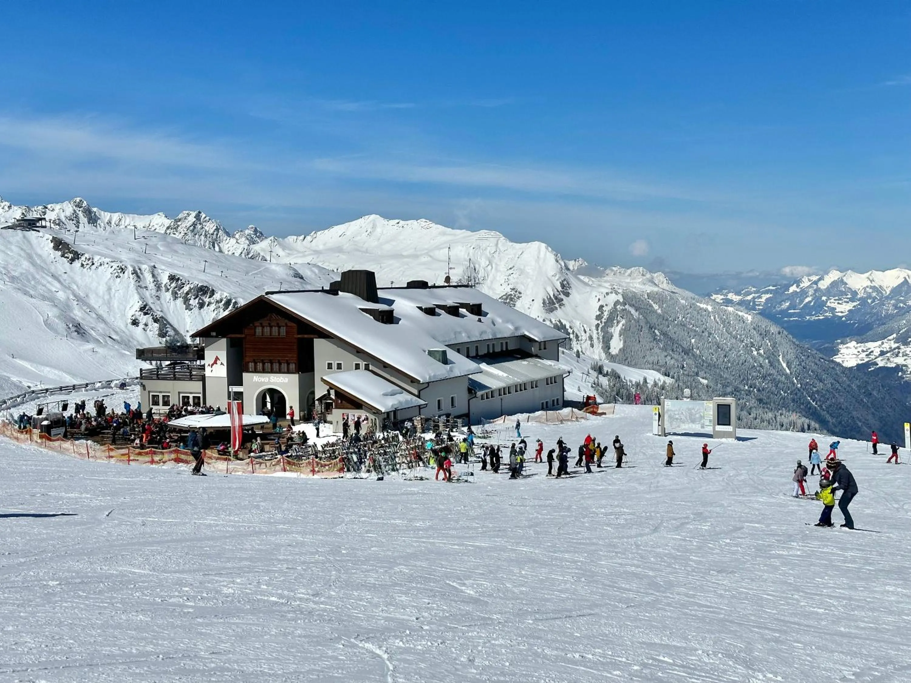 Restaurant/places to eat in Appart Laijola