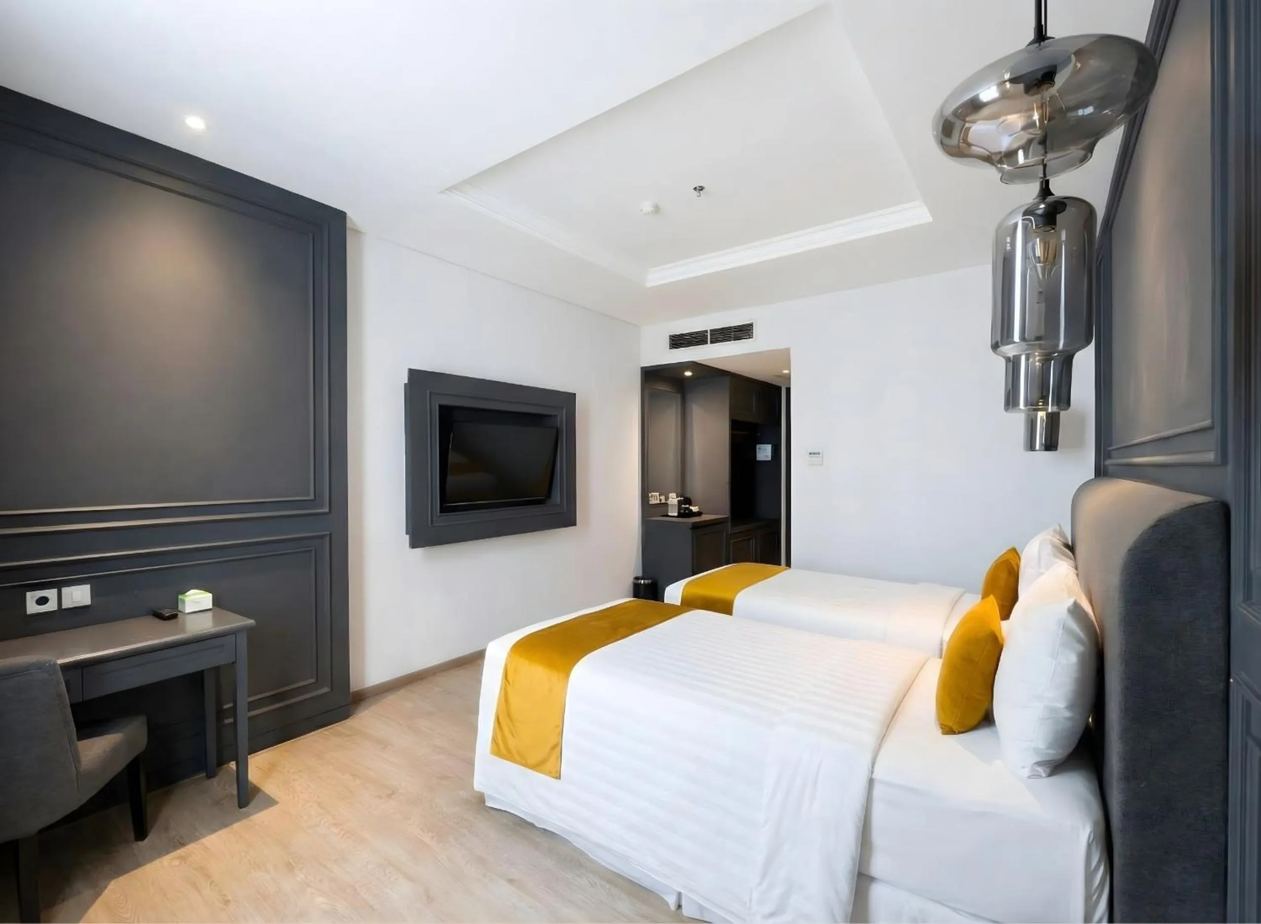 Deluxe Twin Room in Hotel Shalva Jakarta