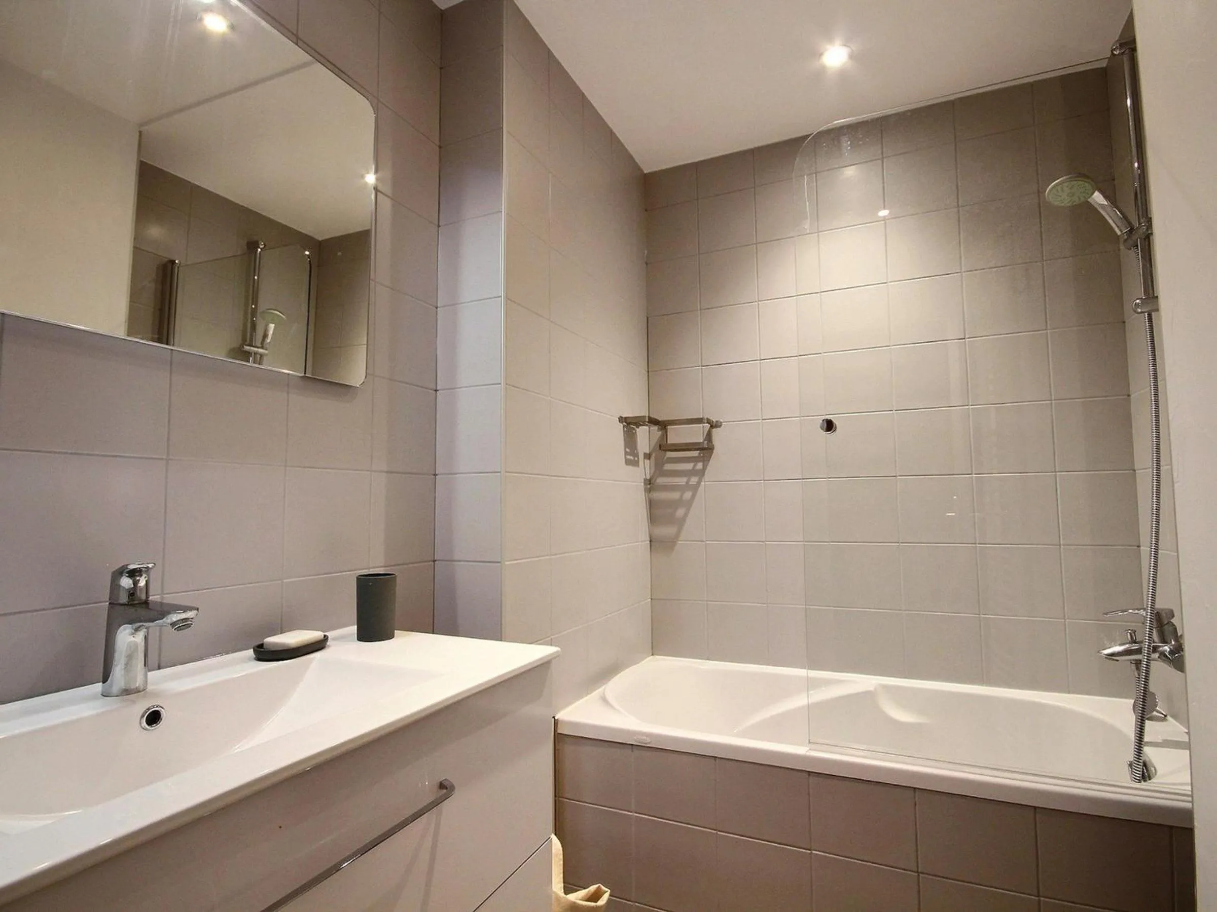 Appartement rénové 6 pers au pied des pistes - FR-1-455-12