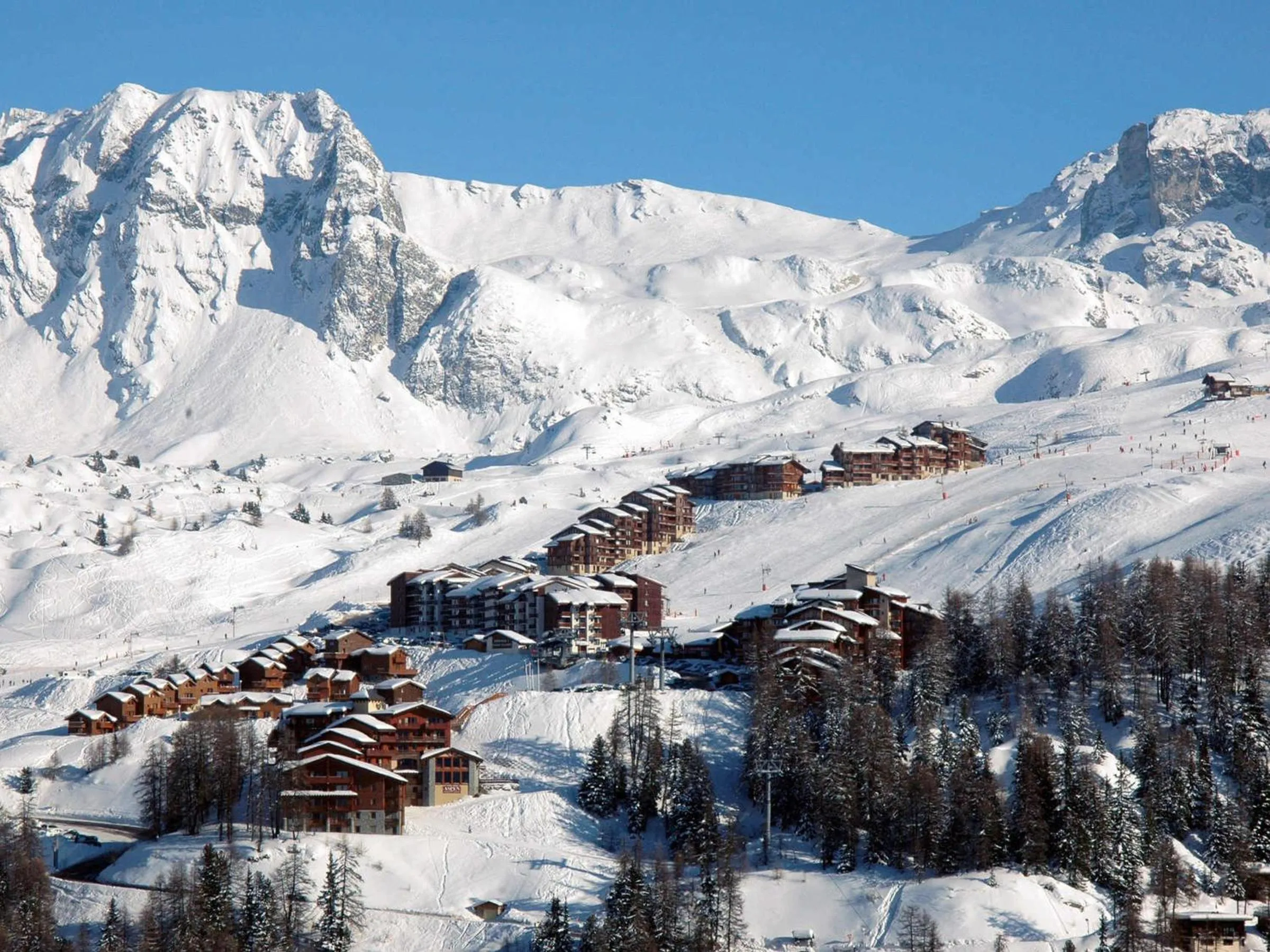 Triplex charmant avec grande terrasse sur pistes - FR-1-455-73