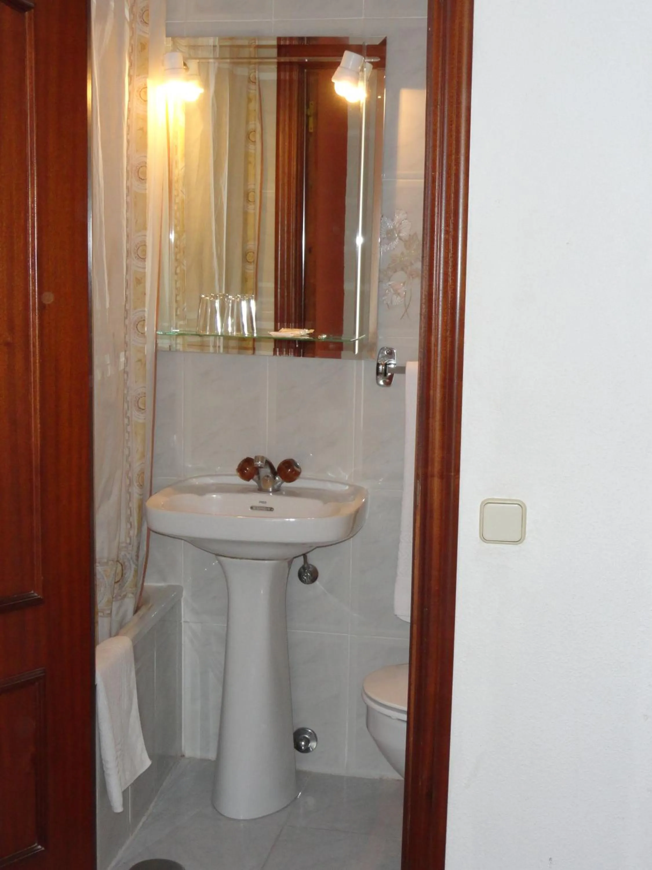 Bathroom in Fuencarral Kryse&Breogan