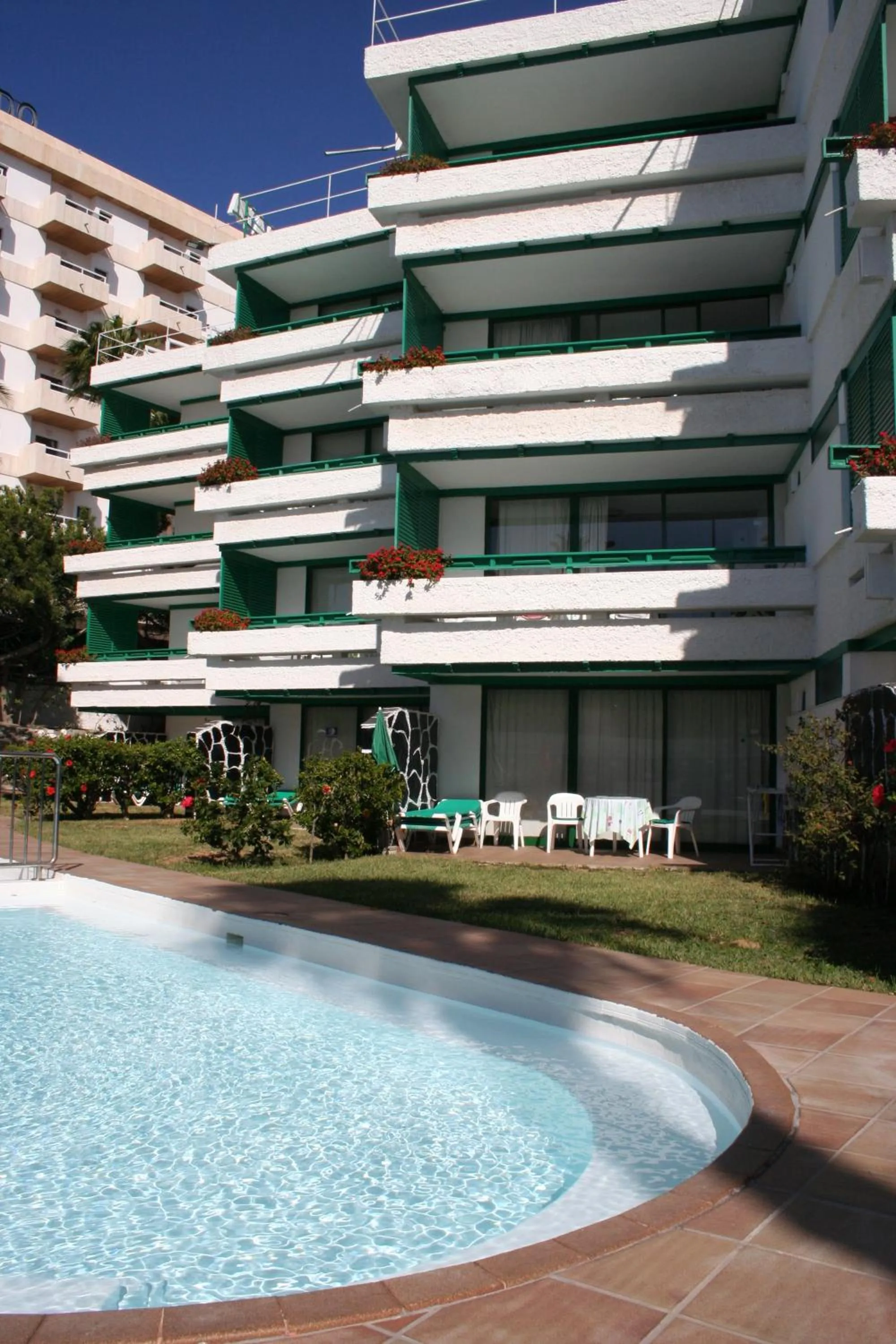 Property building in Apartamentos Maba Playa