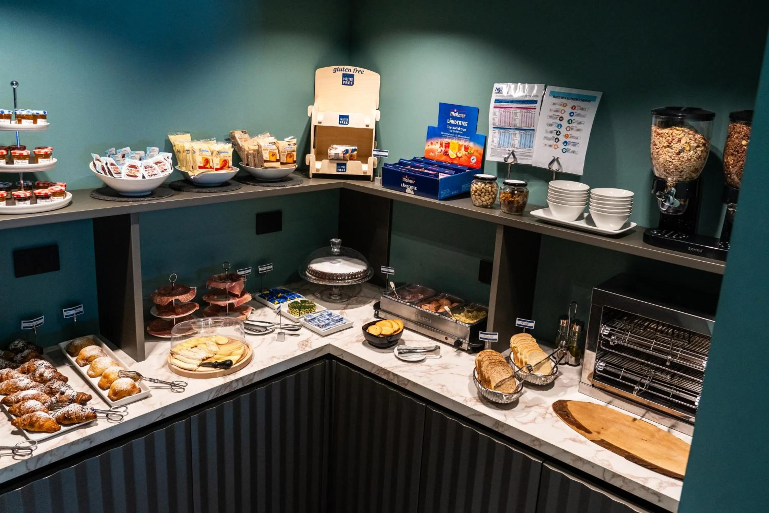 Food and drinks in Relais sul Mare Boutique Hotel