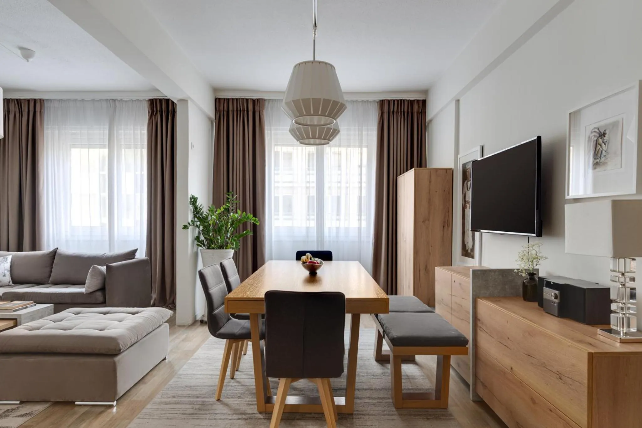Communal lounge/ TV room in Syntagma Spotlight Residence