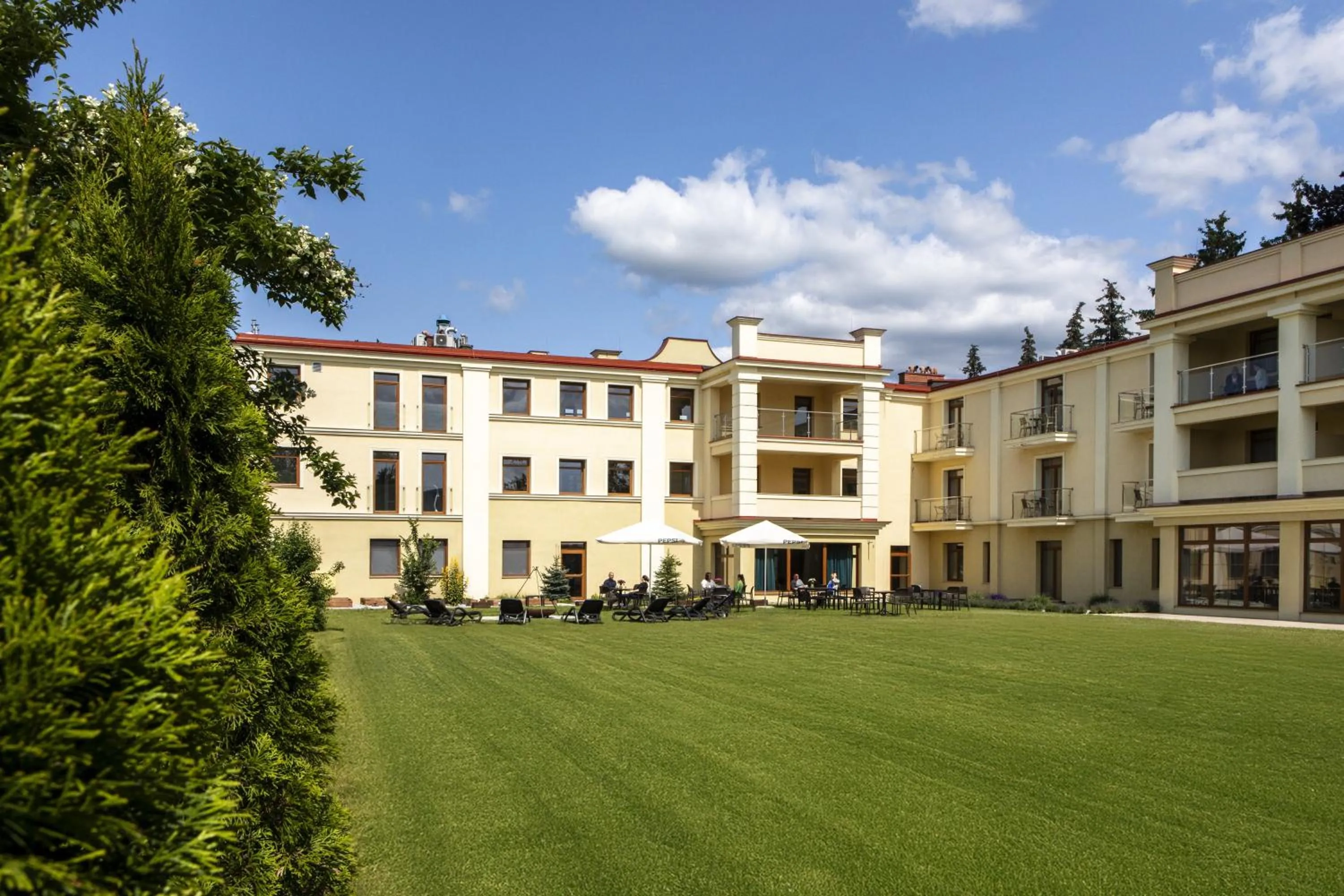 Area and facilities in Akacja Medical Resort