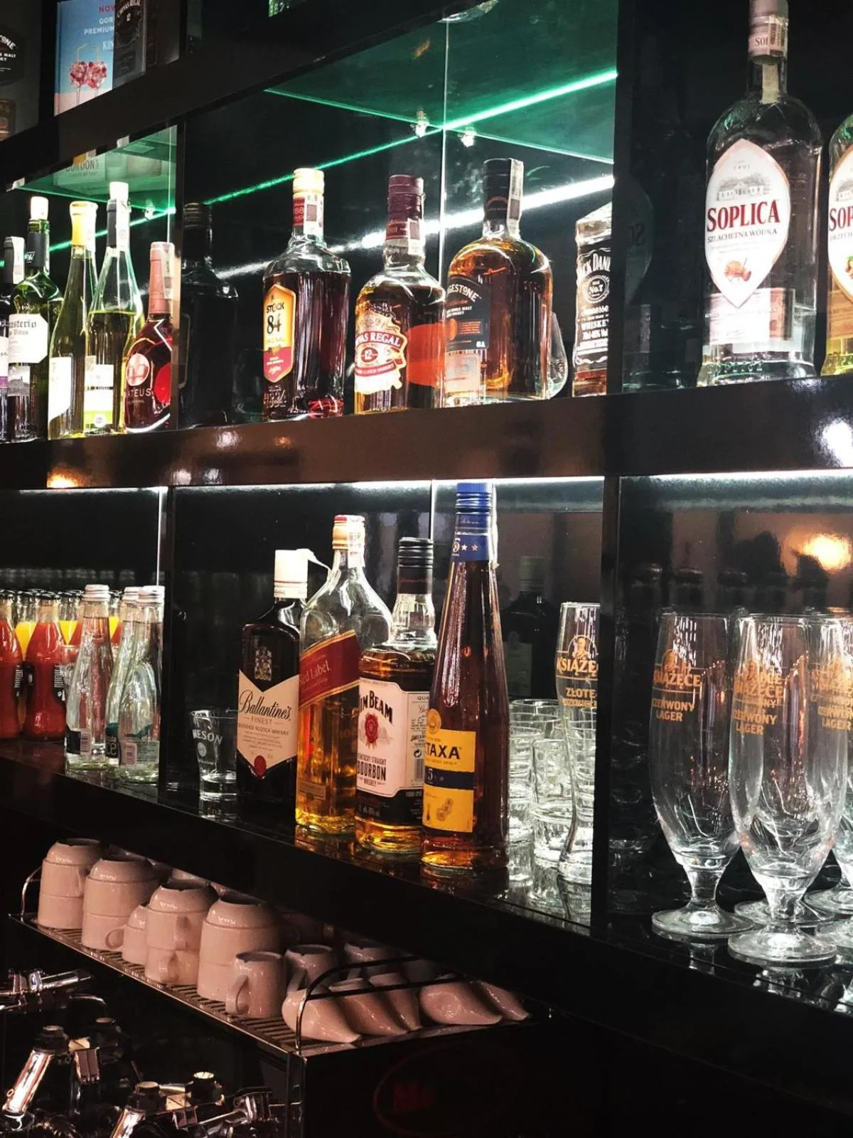 Restaurant/places to eat in Akacja Medical Resort