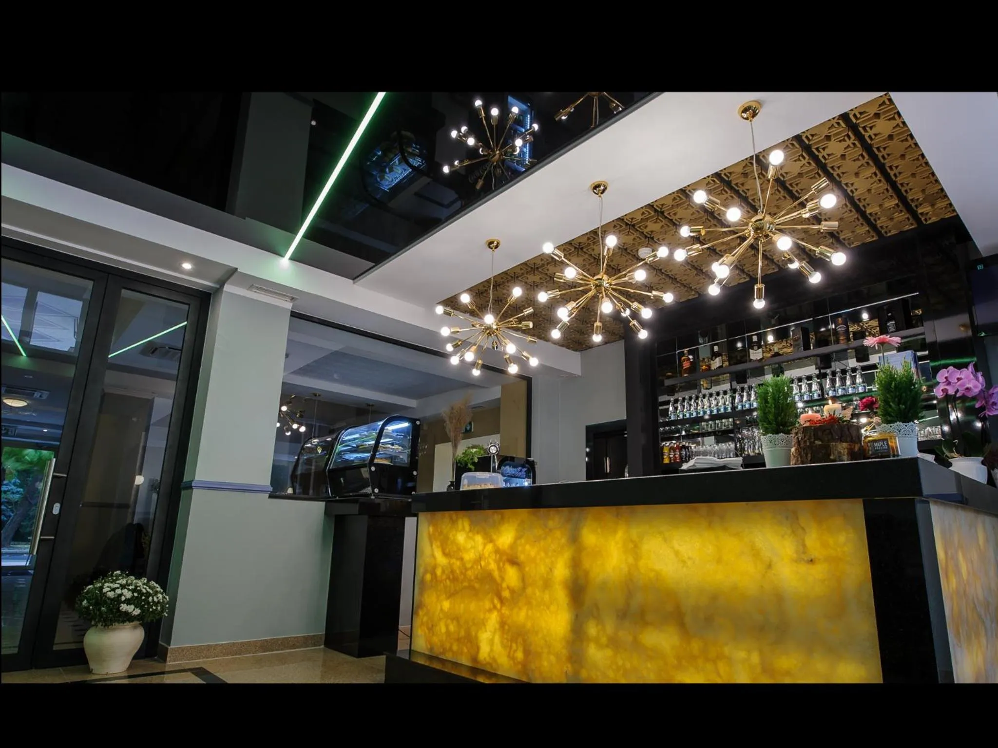 Restaurant/places to eat in Akacja Medical Resort