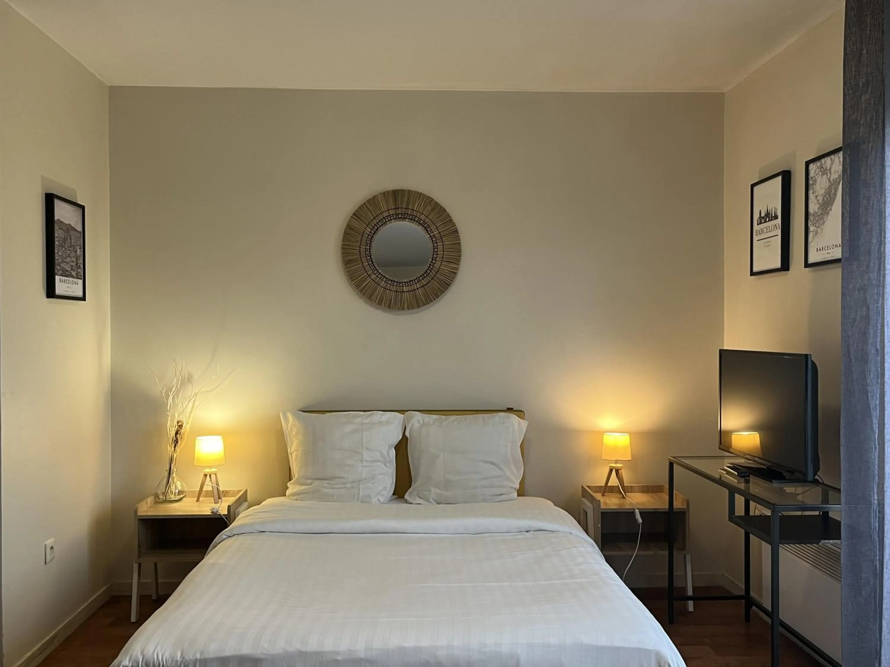 Bedroom, Bed in Résidence Carouge Appart Hôtel