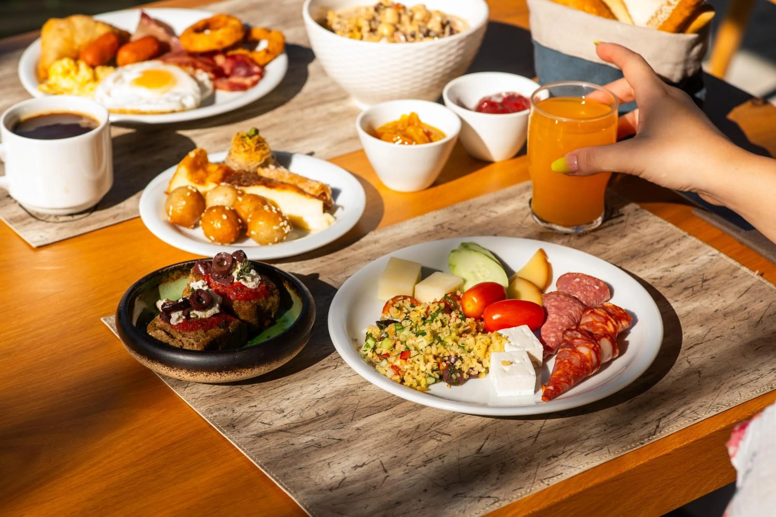 Breakfast in Royal Sun