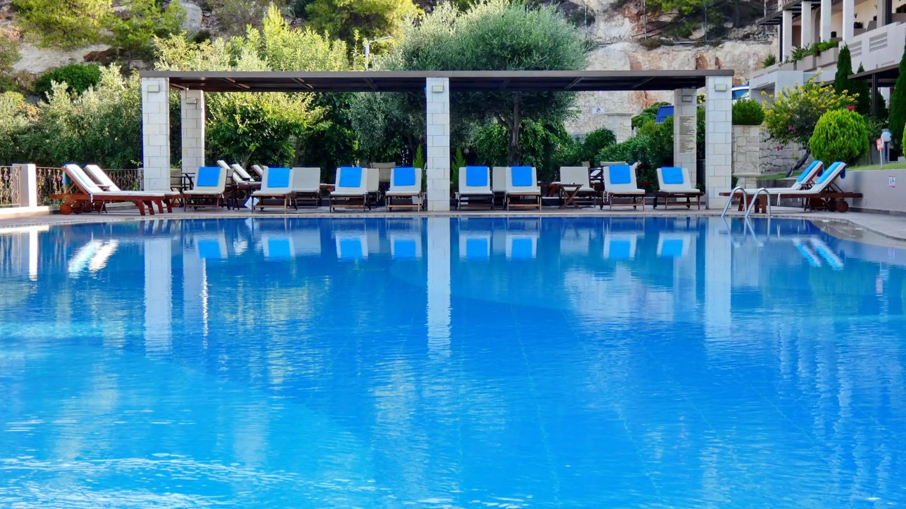 Swimming pool in Royal Sun