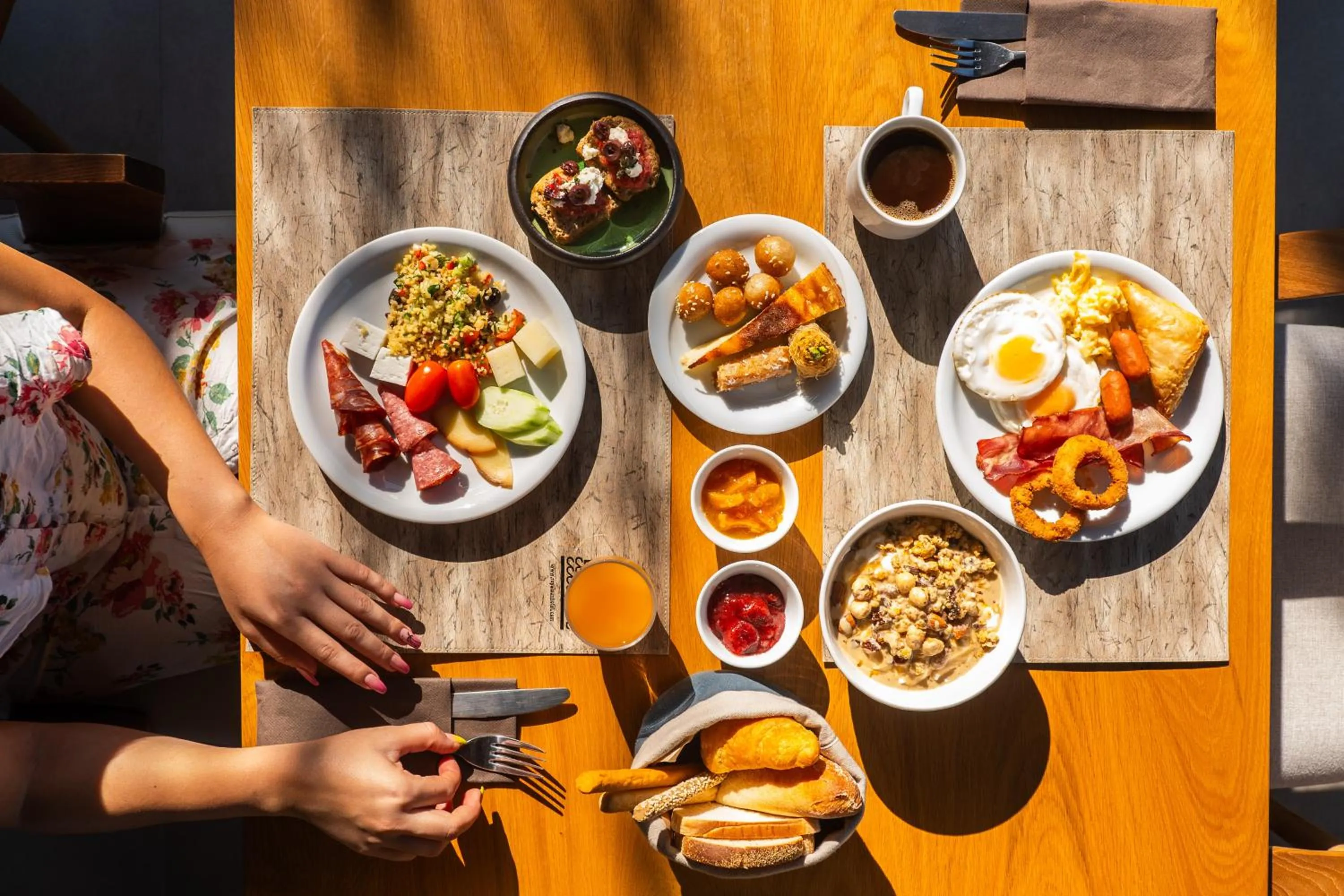 Breakfast in Royal Sun