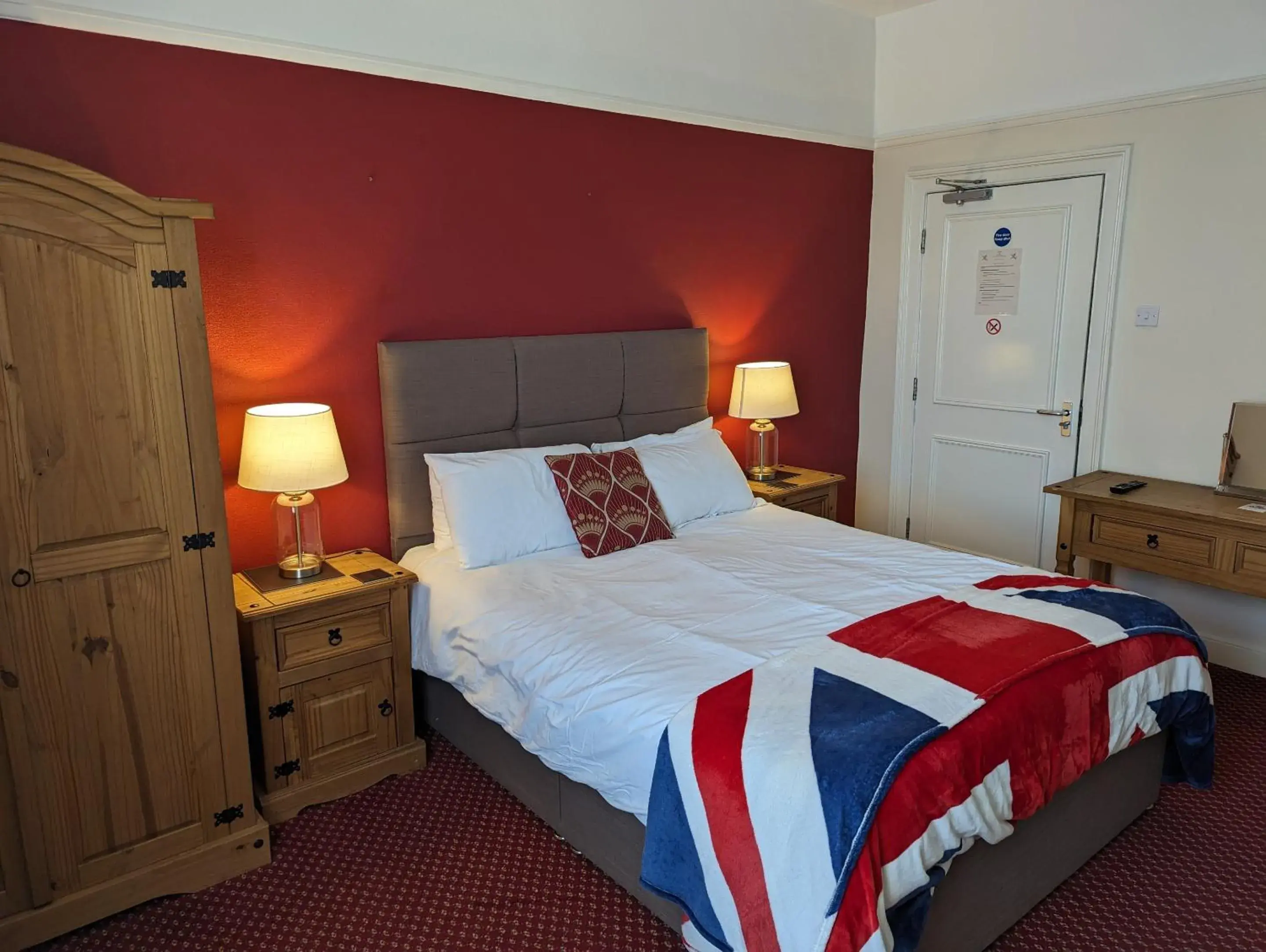 Superior Double Room - single occupancy in The King's Arms Superior Double Room - single occupancy in The King's Arms
