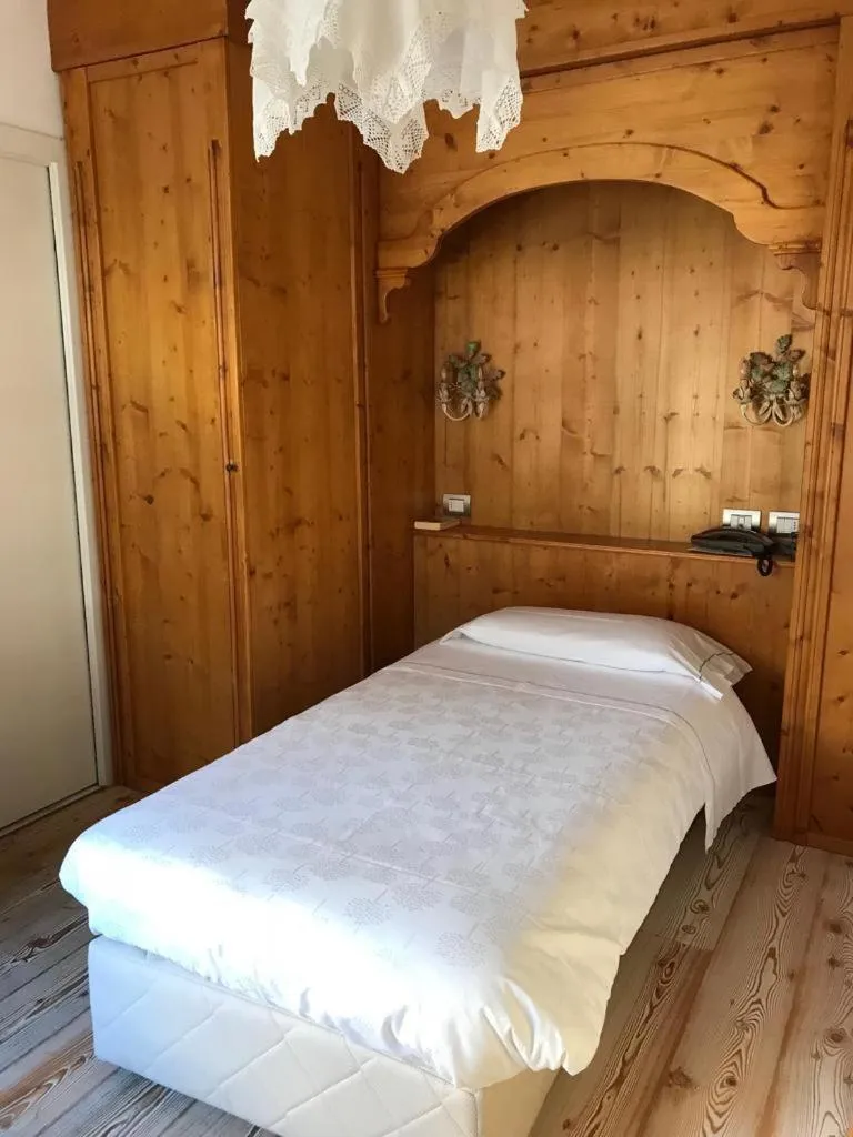 Bed in Hotel Touring