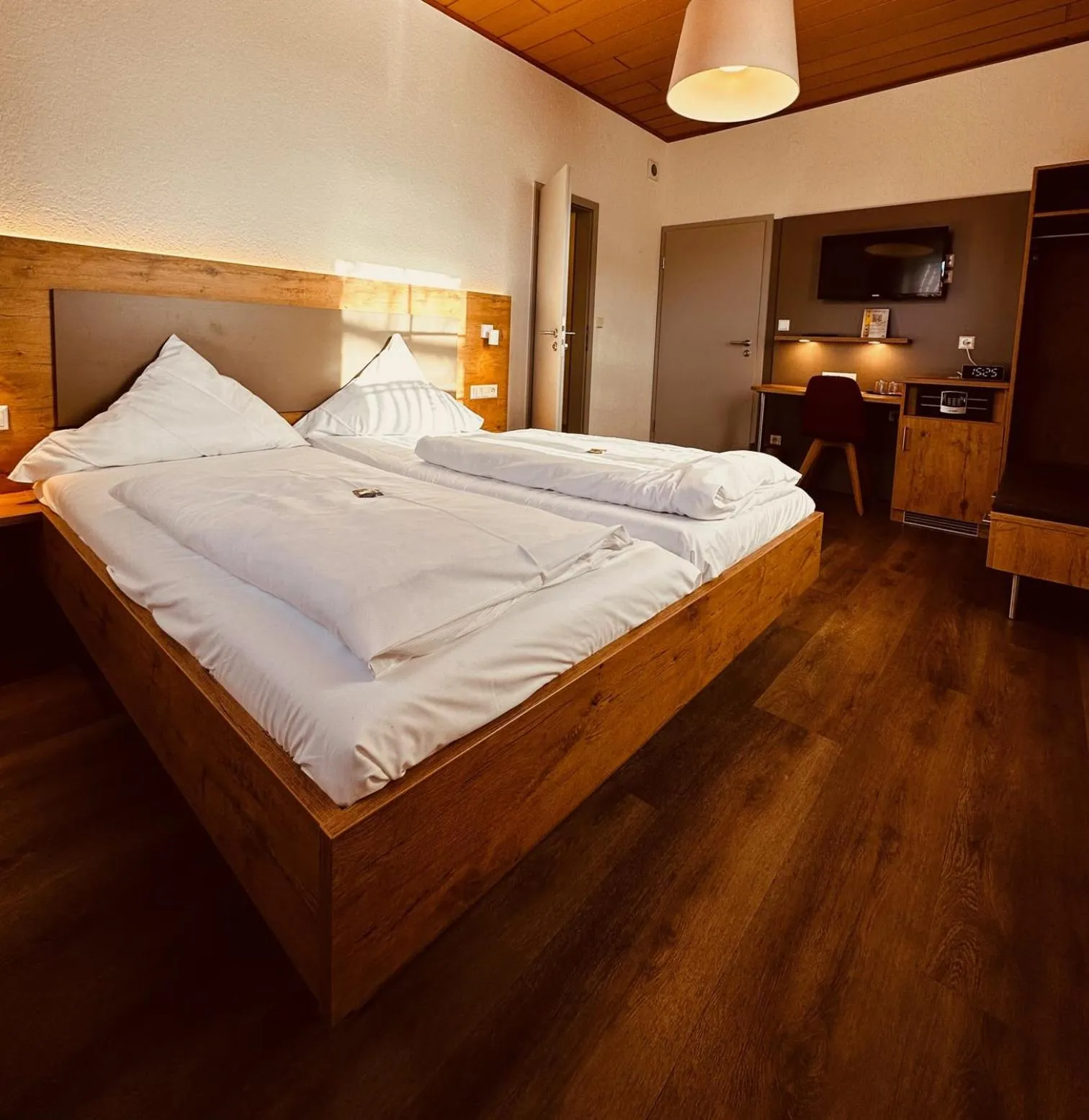 Photo of the whole room, Bed in Hotel und Wirtshaus Löwen