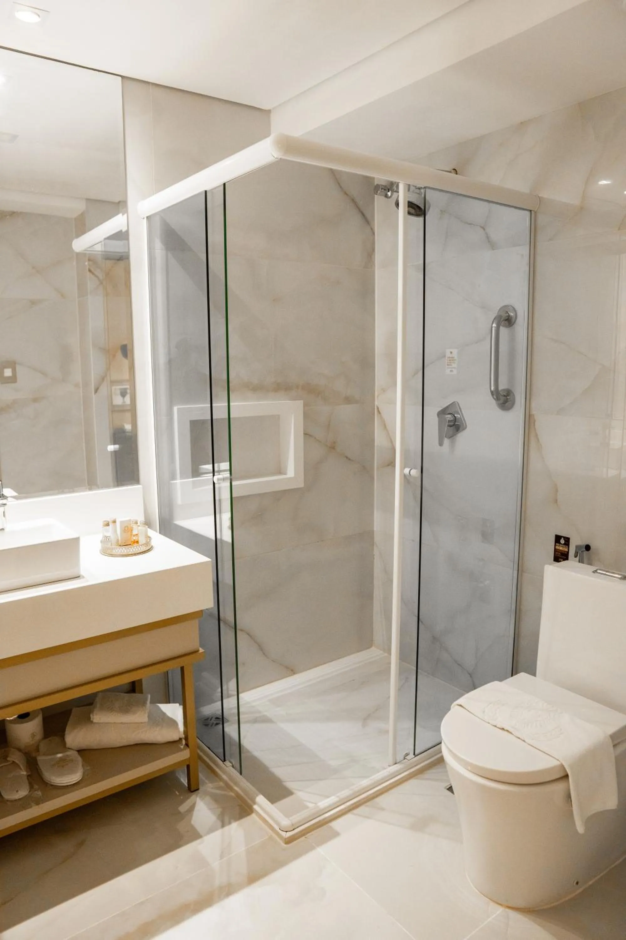 Shower in Daara Transamerica Collection Gramado