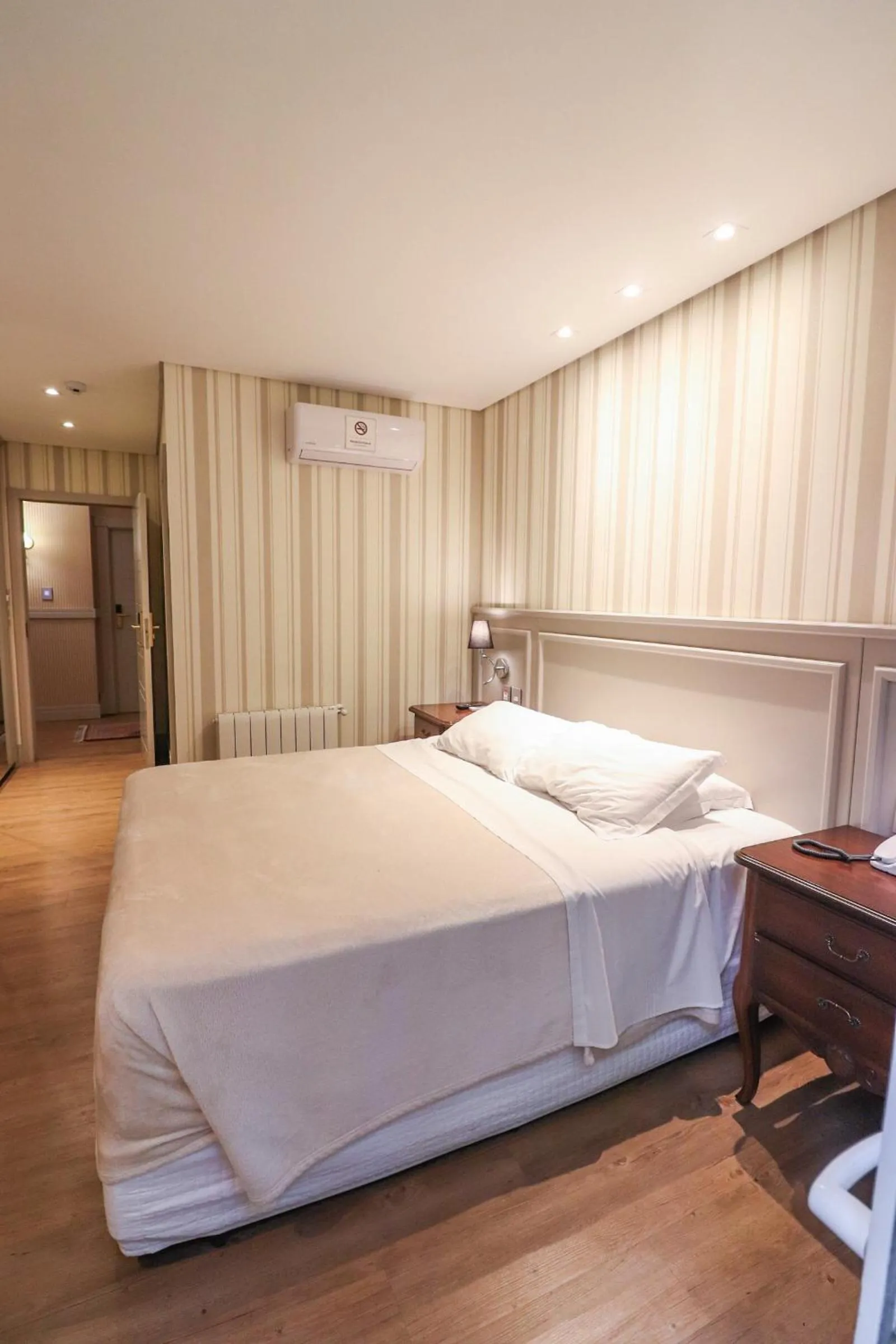 Bedroom, Bed in Daara Transamerica Collection Gramado