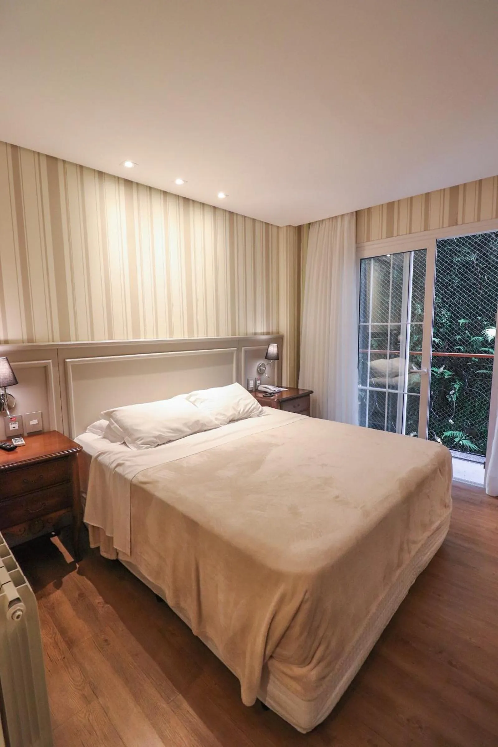 Bedroom, Bed in Daara Transamerica Collection Gramado