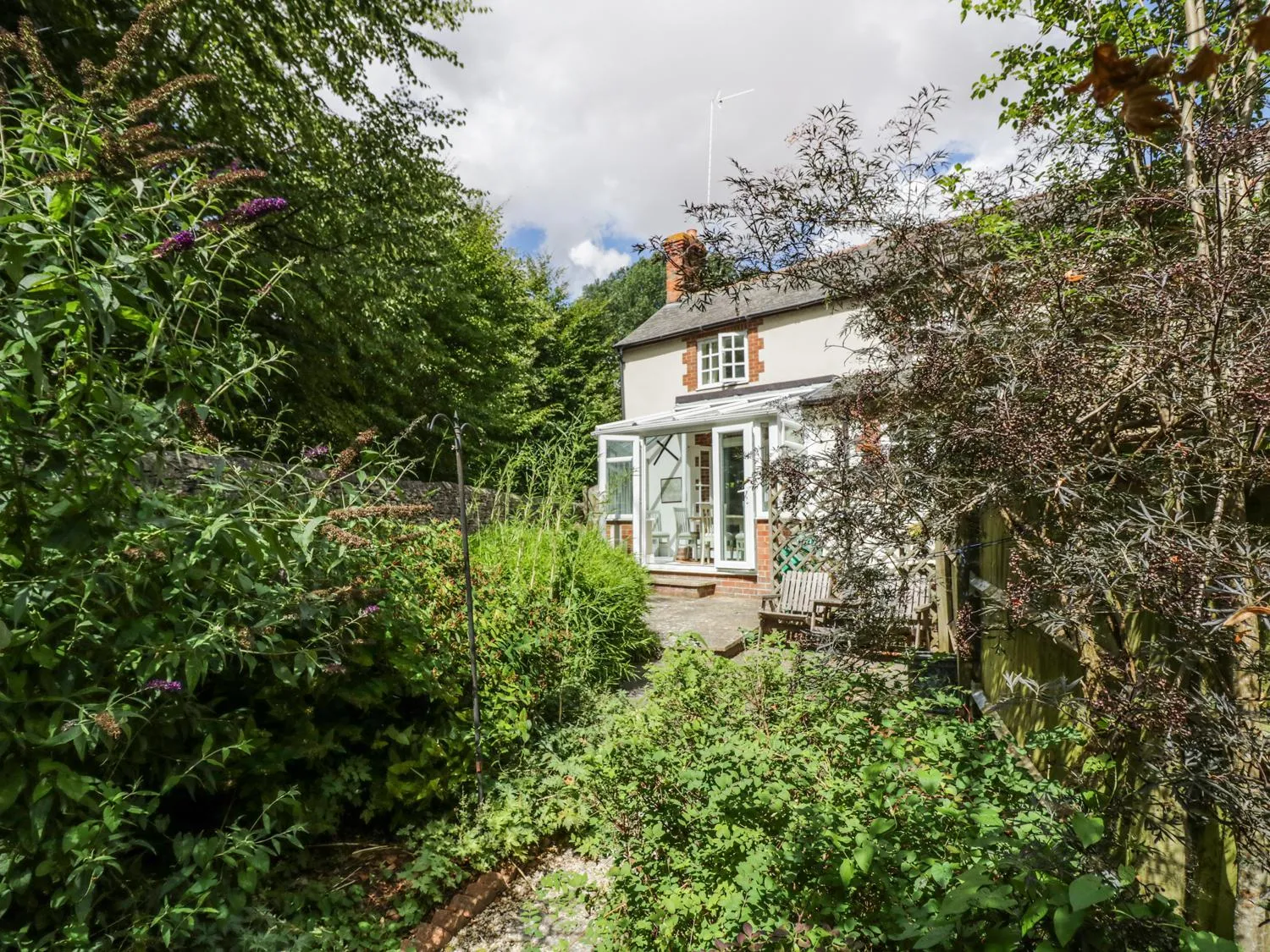 Blenheim Edge, The Causeway