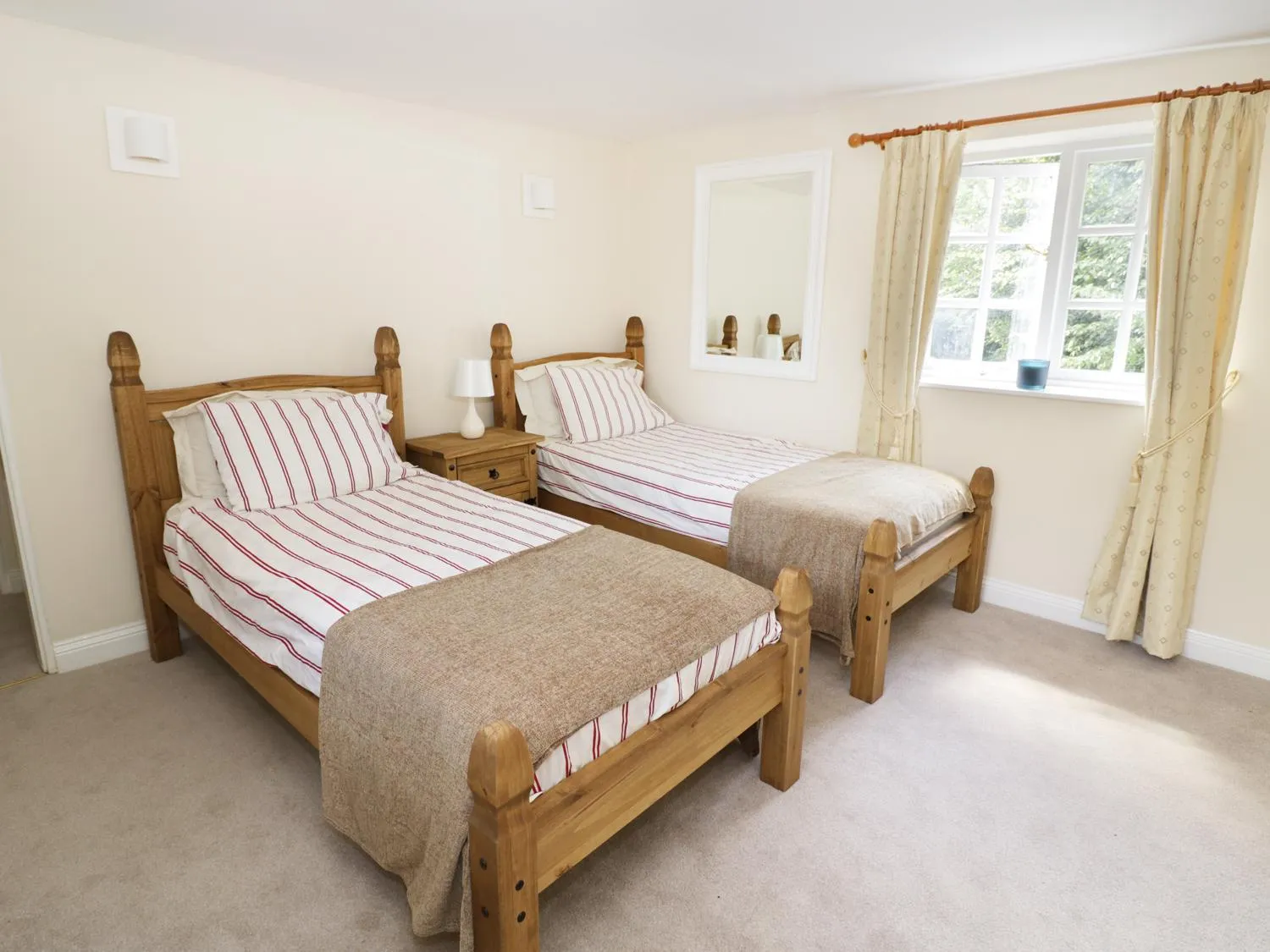 Bed in Blenheim Edge, The Causeway