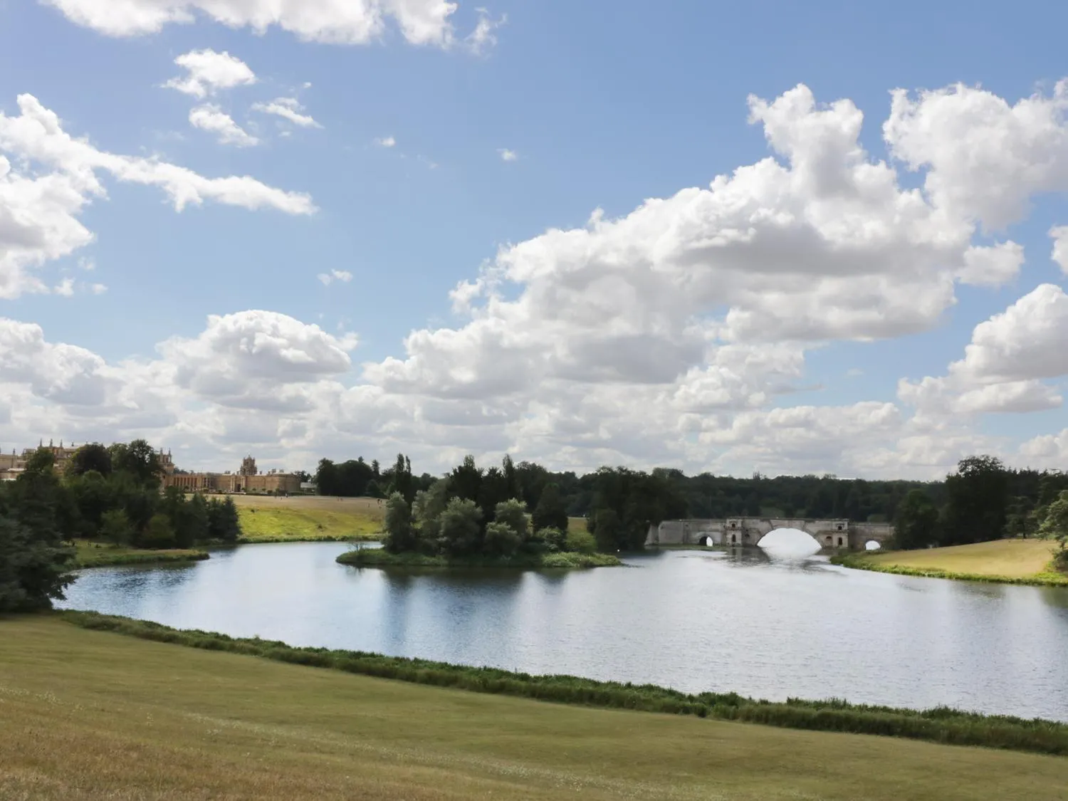 Blenheim Edge, The Causeway