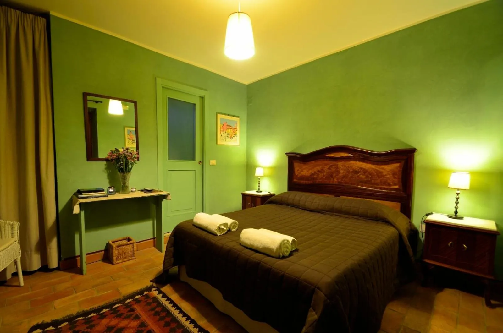 Double or Twin Room with View - single occupancy in Manouche Affittacamere Osteria