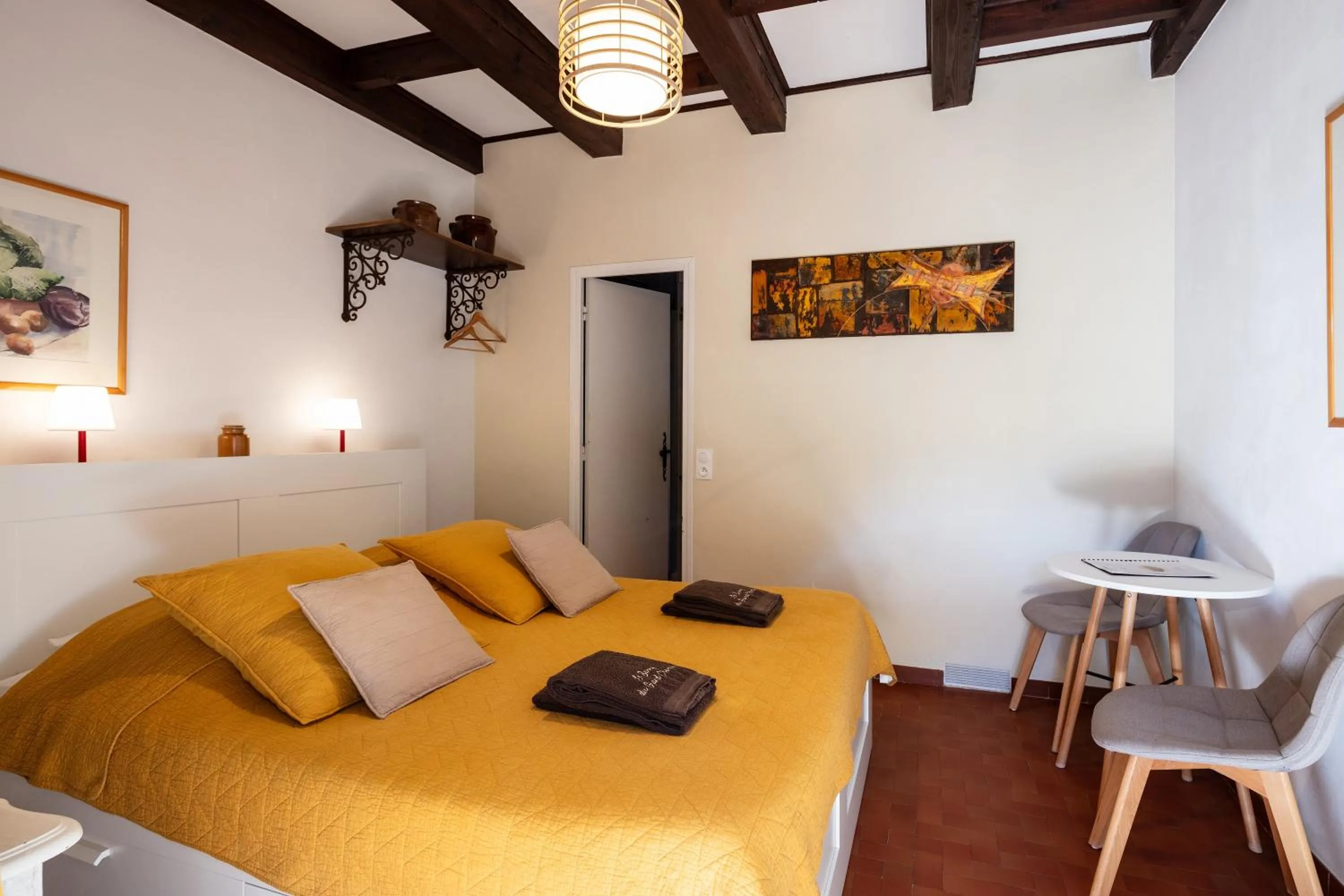 Photo of the whole room, Bed in Le Barry du Grand Chemin