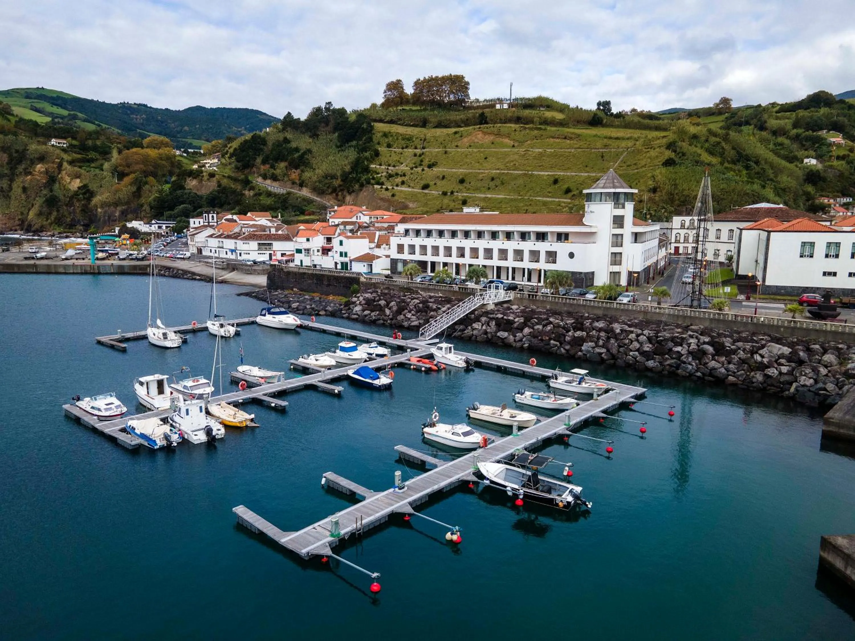 Property building in Hotel do Mar