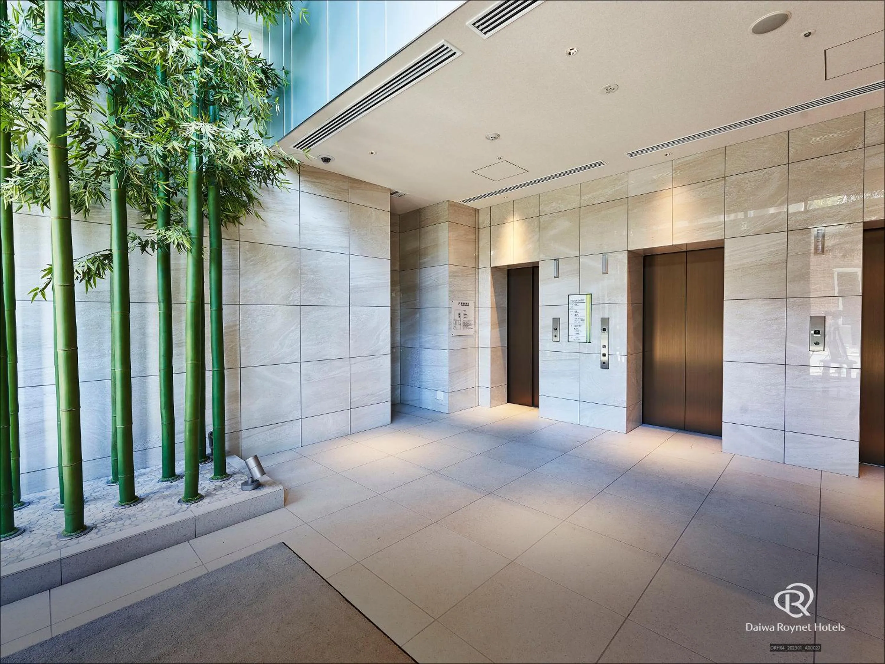 elevator in Daiwa Roynet Hotel Nagoya Fushimi
