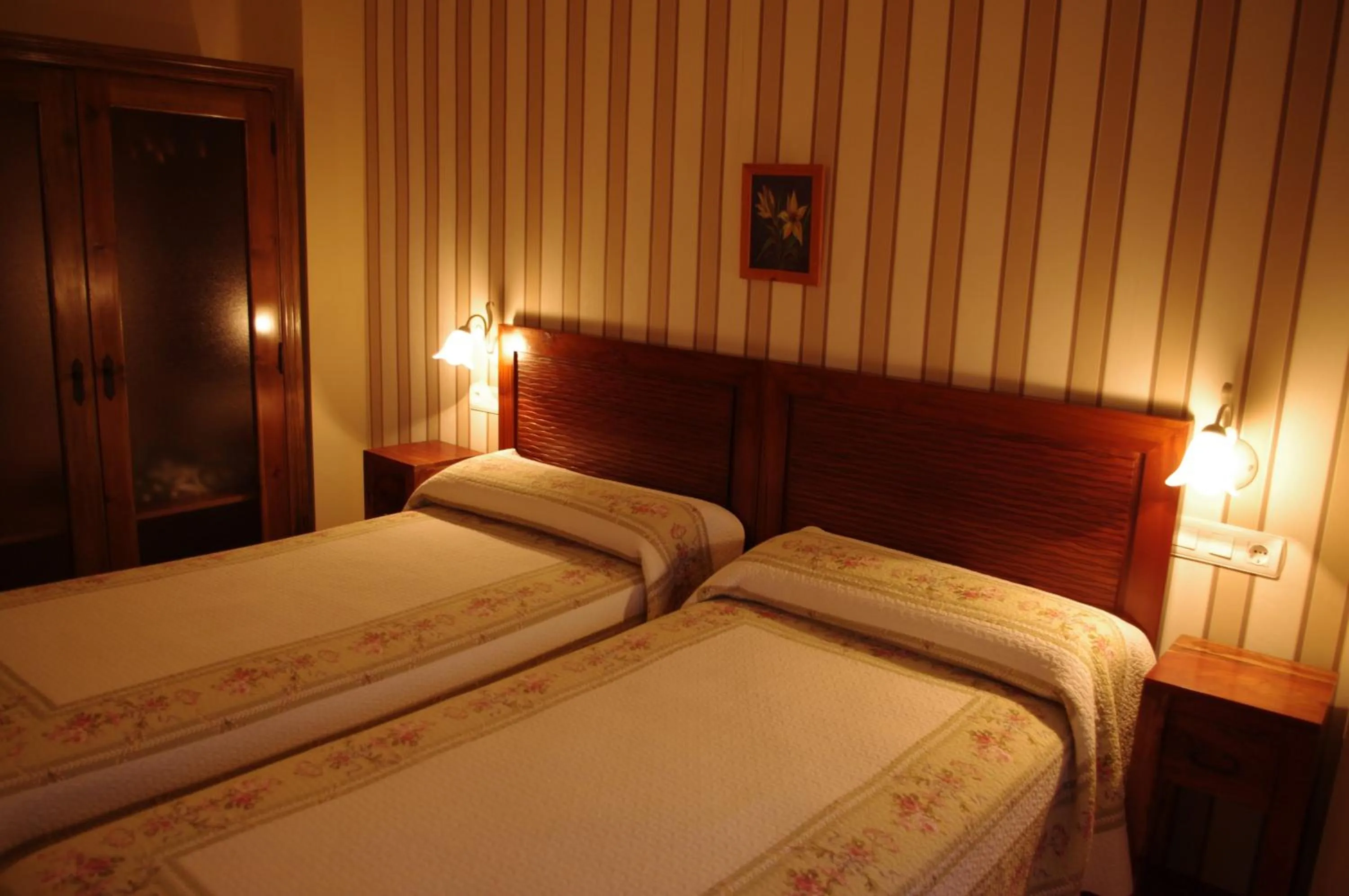 Bedroom, Bed in Hotel La Jara-Arribes