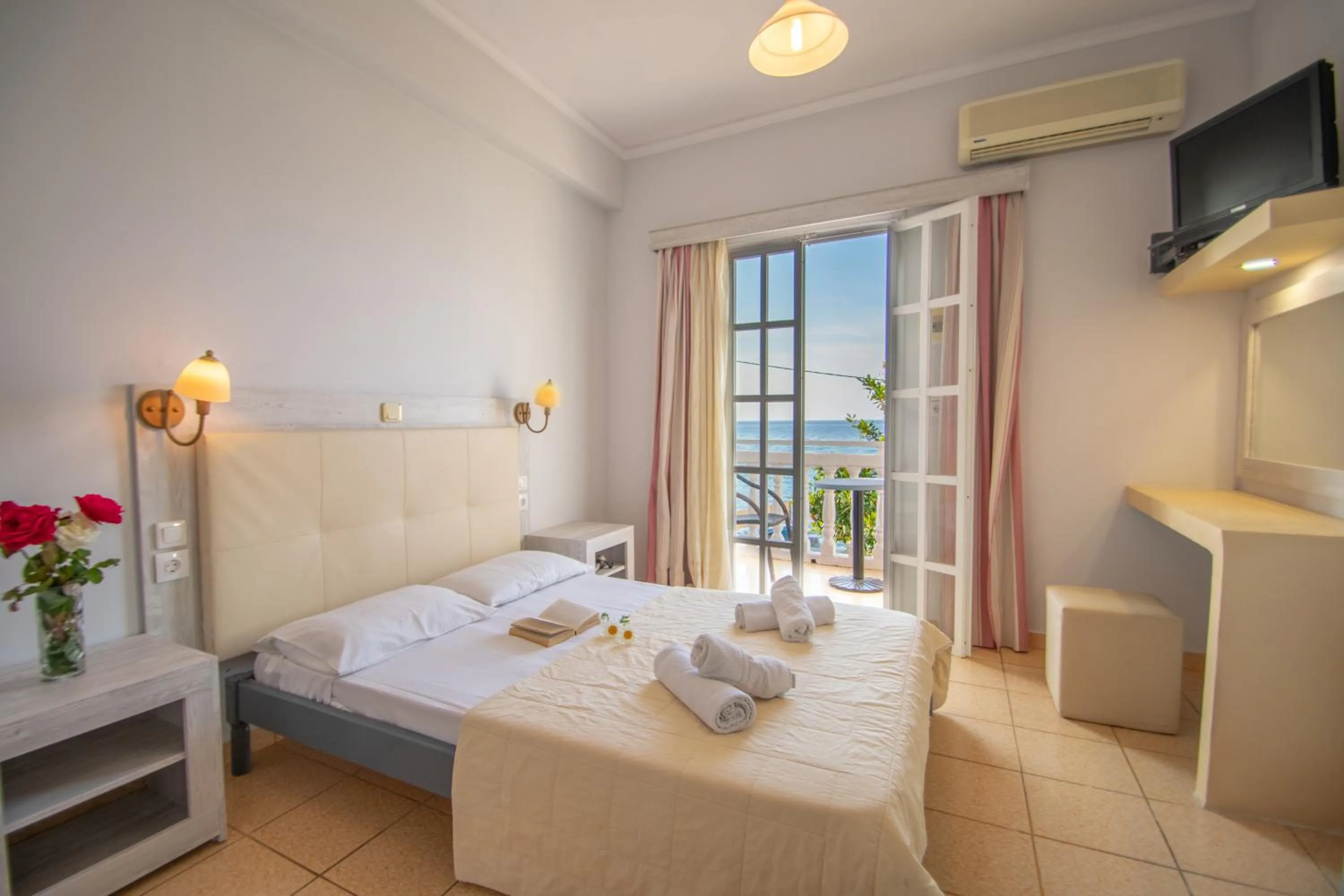 Balcony/Terrace, Bed in Agoulos Beach Hotel