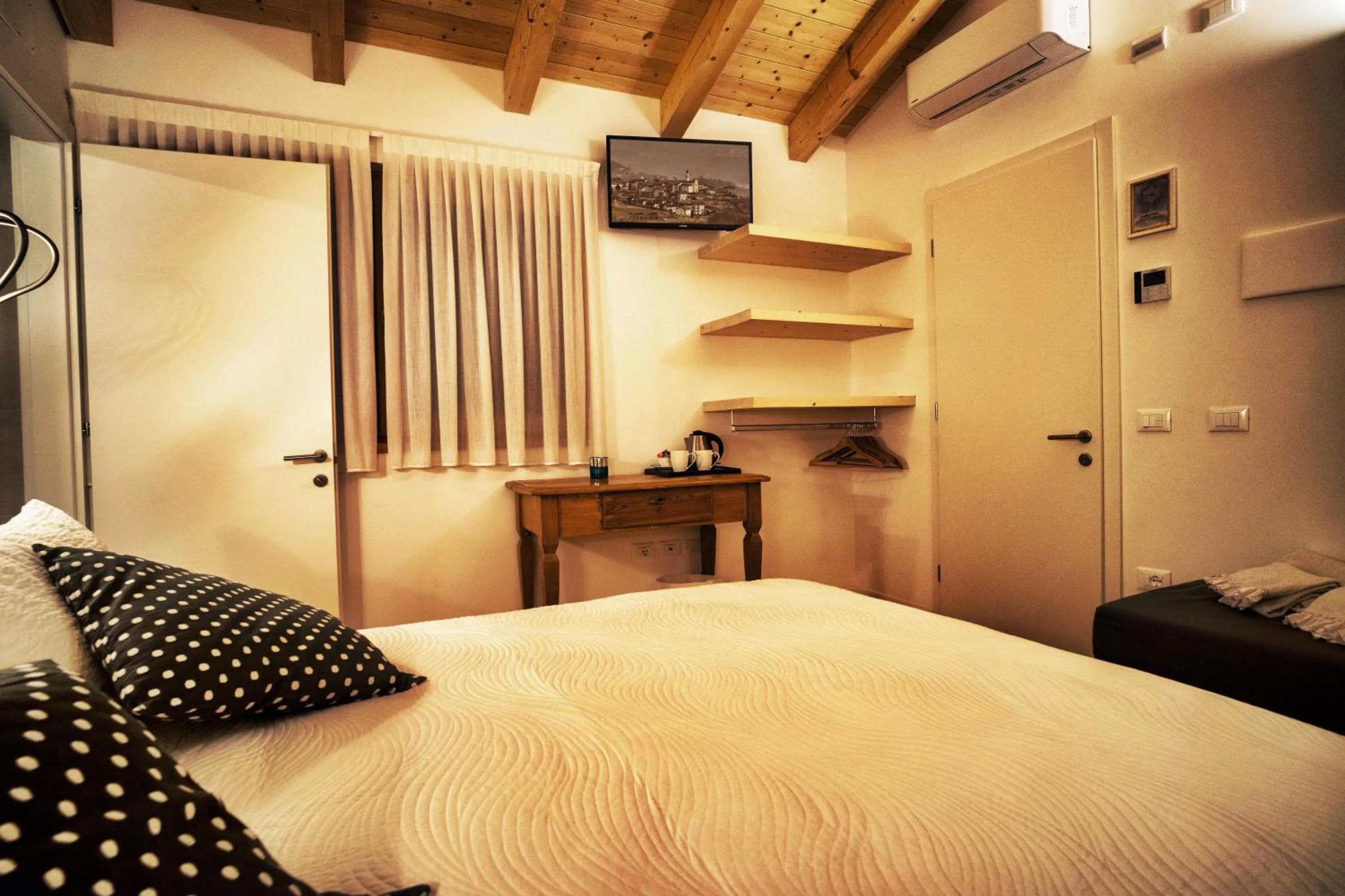 Photo of the whole room, Bed in Maso al Sole Agriturismo
