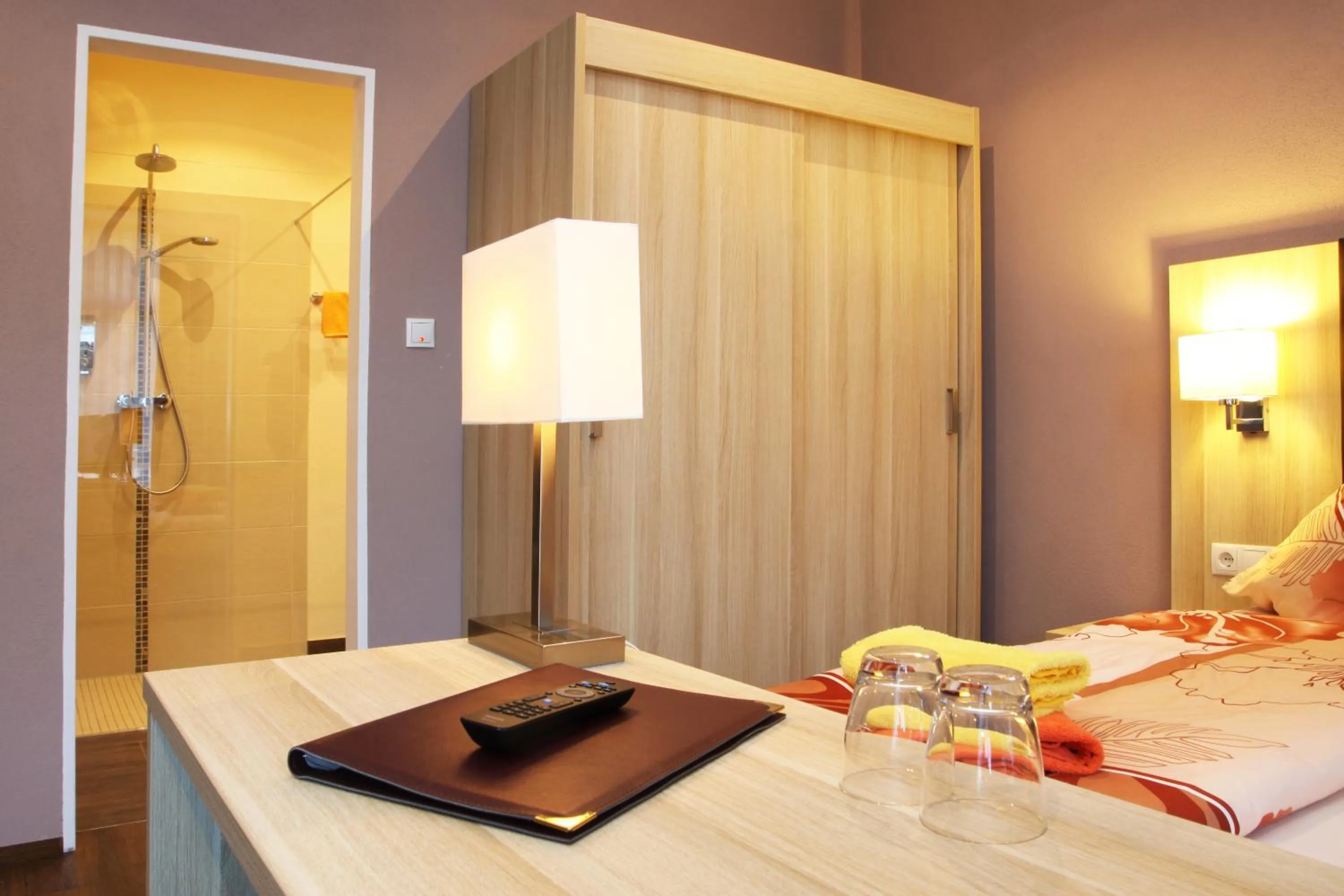 Photo of the whole room, Bed in Hotel Rheinkönig