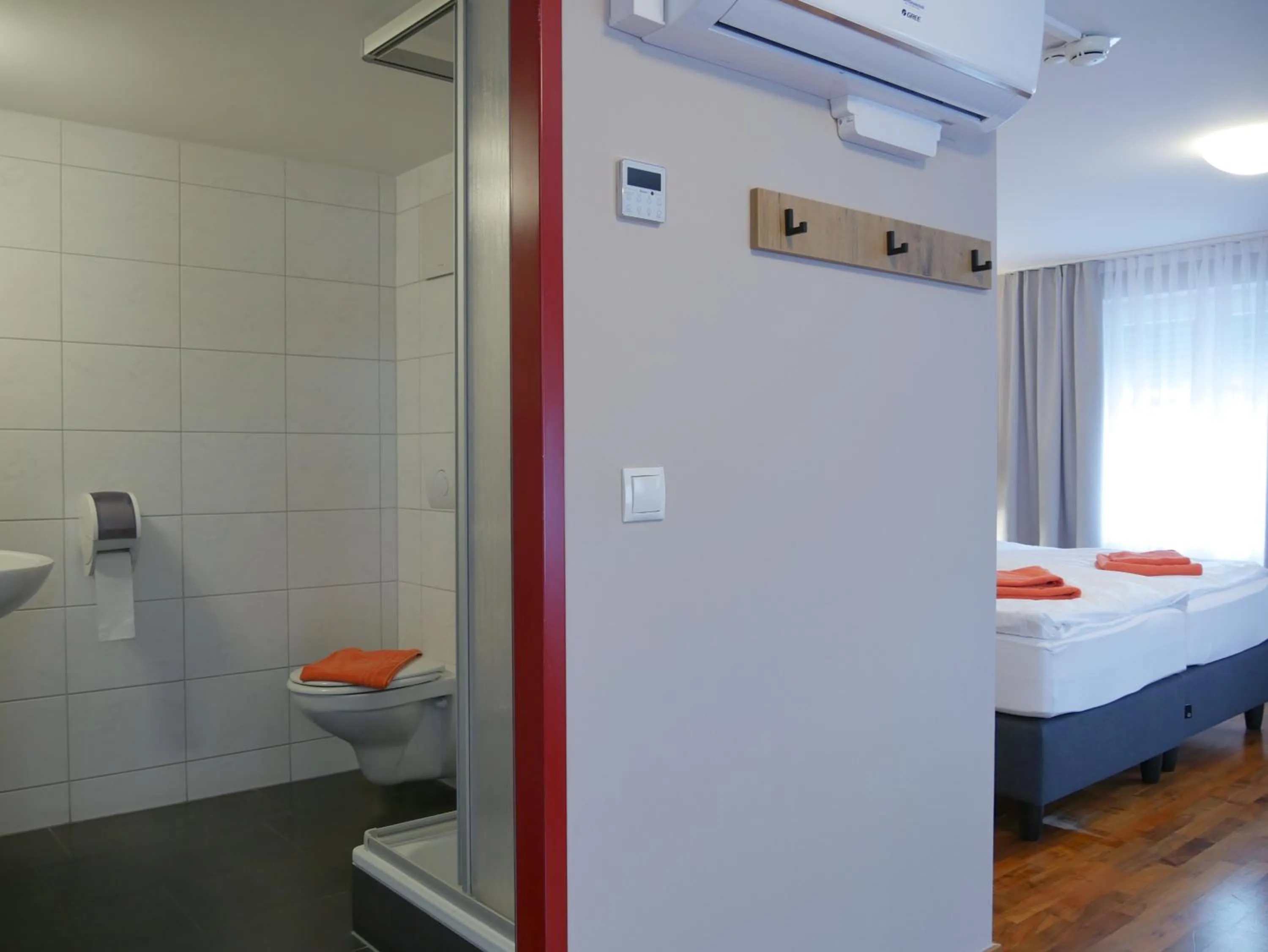 Bed in Hotel Linde-Sinohaus