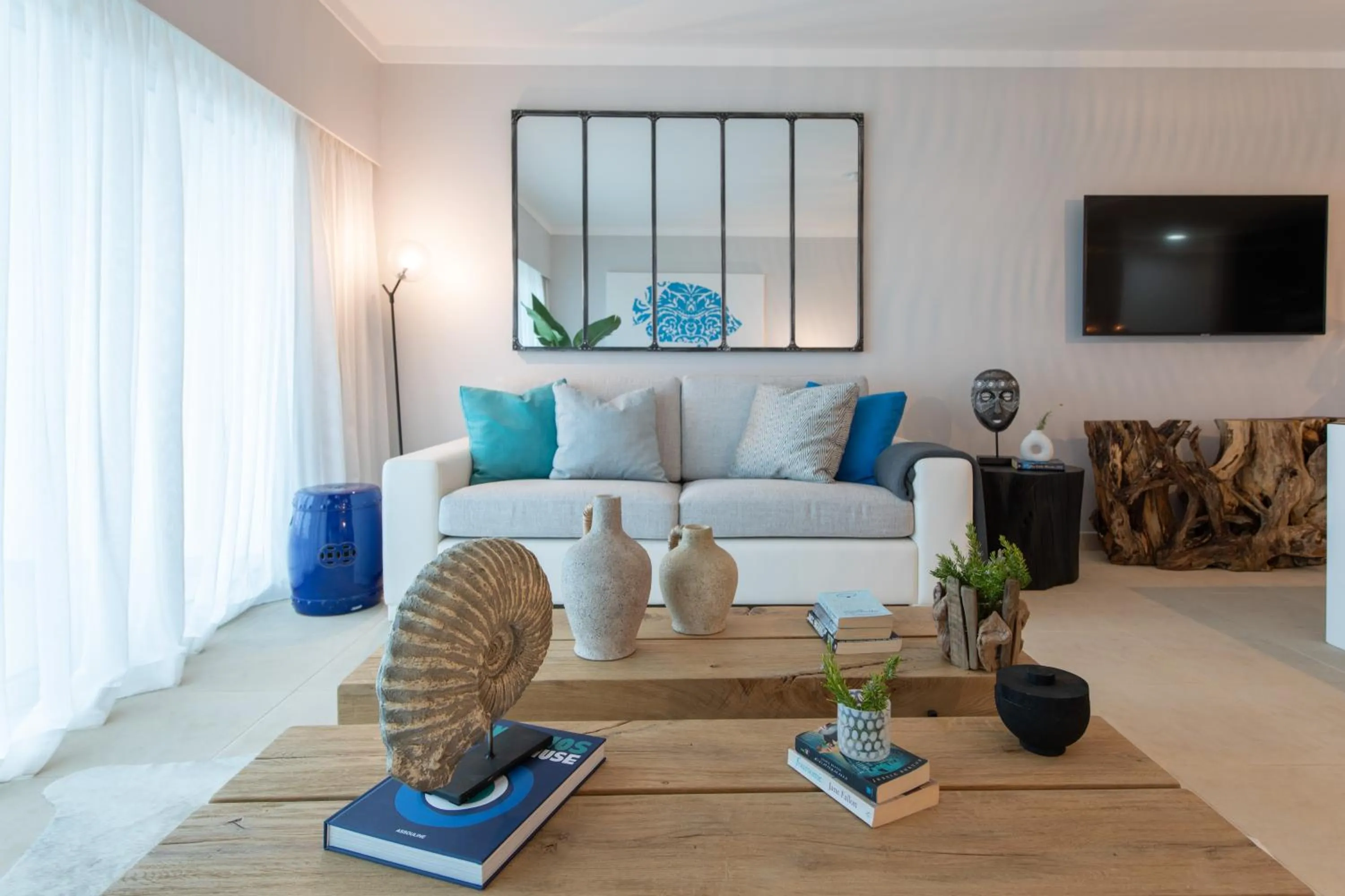 TV and multimedia in Vista Marina Apartamentos Turisticos