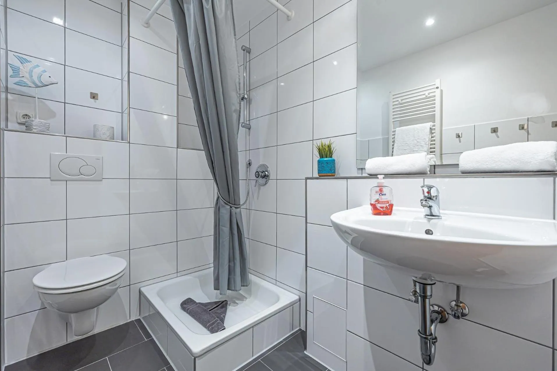 Shower in Appartementhaus Gouverneur-Maxse Büsum